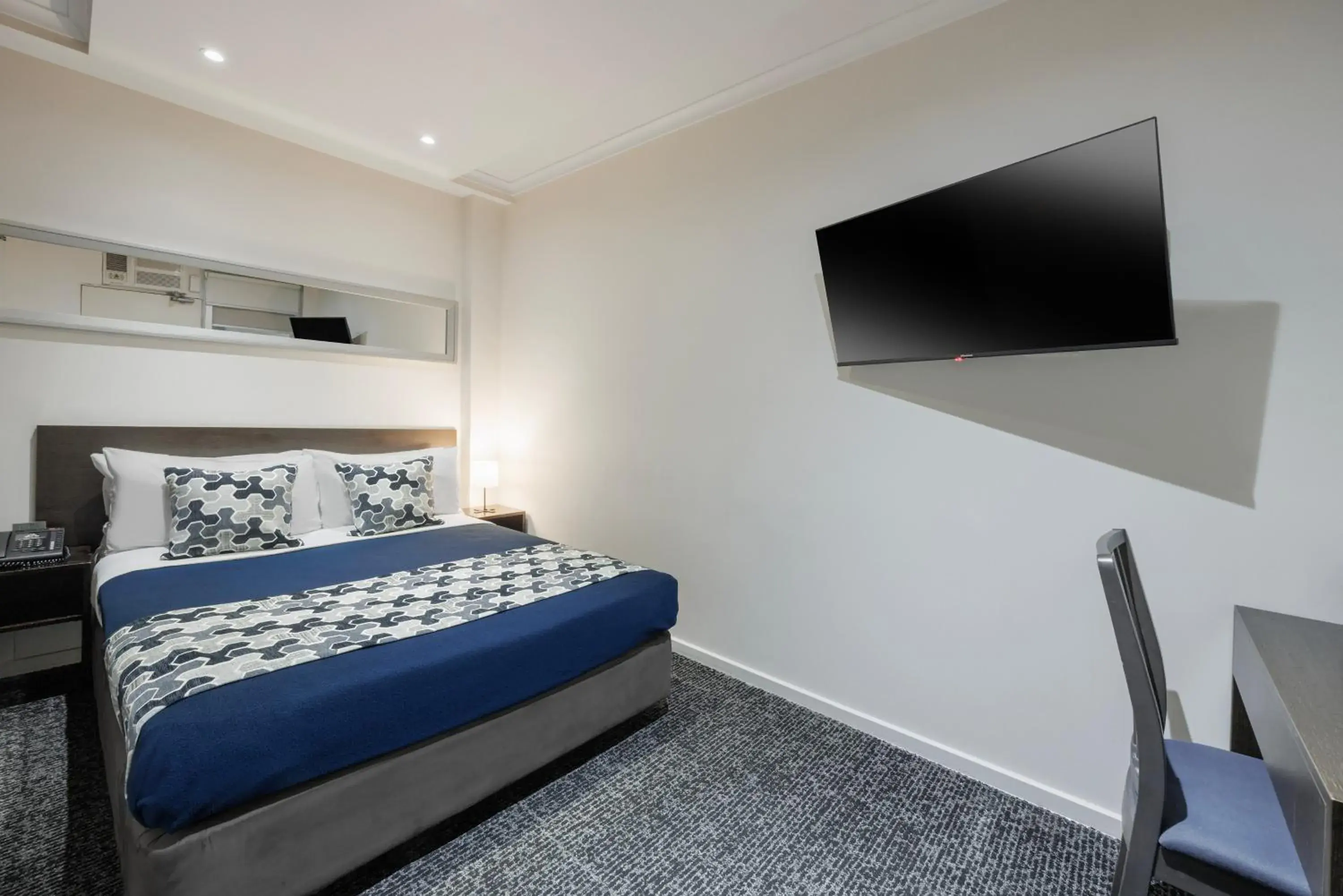 Bed in Great Southern Hotel Melbourne Bed in Great Southern Hotel Melbourne