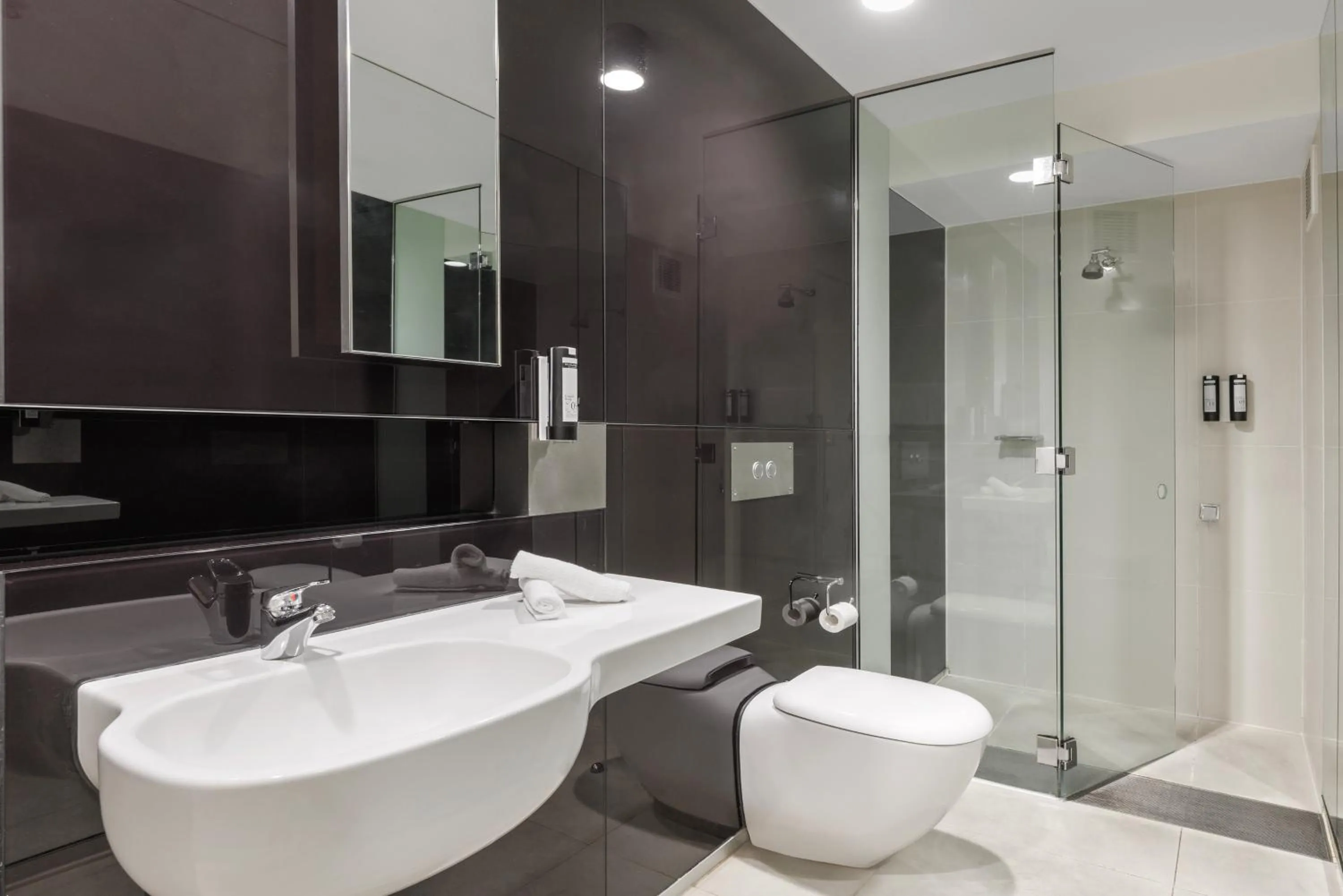 Bathroom in Great Southern Hotel Melbourne