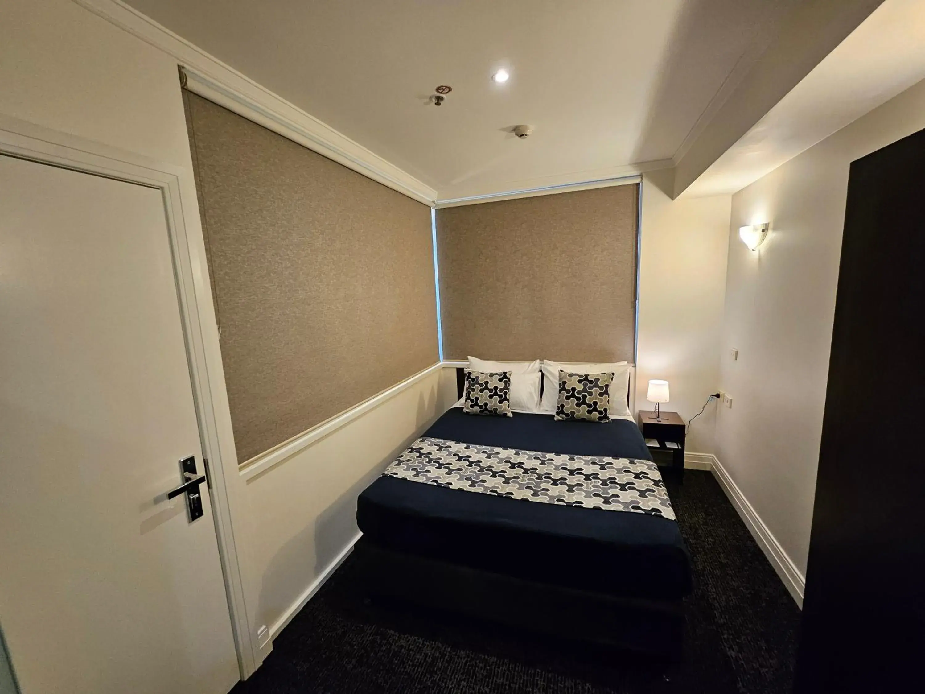 Bed in Great Southern Hotel Melbourne Bed in Great Southern Hotel Melbourne