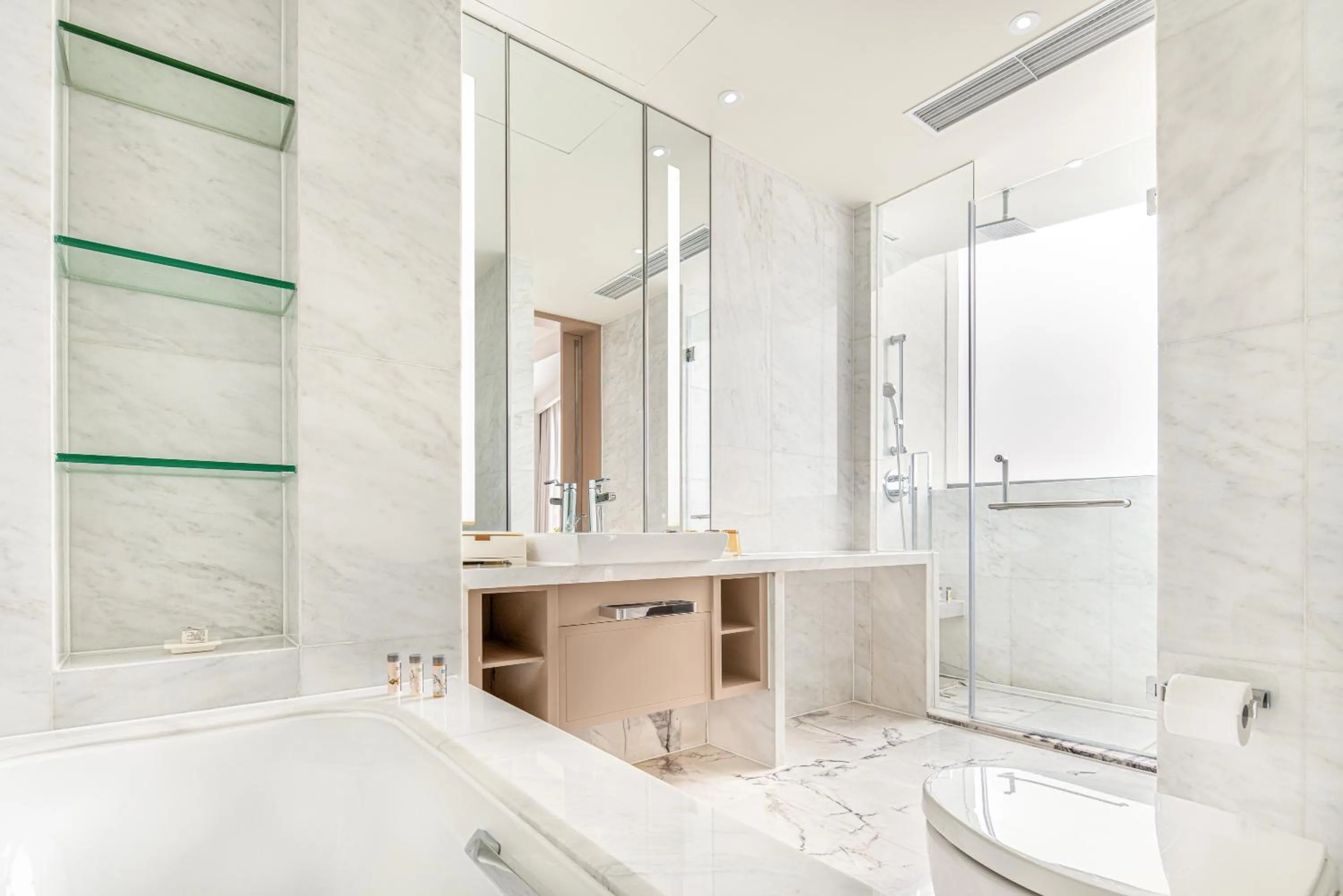 Bathroom in Renaissance Shanghai Caohejing Hotel