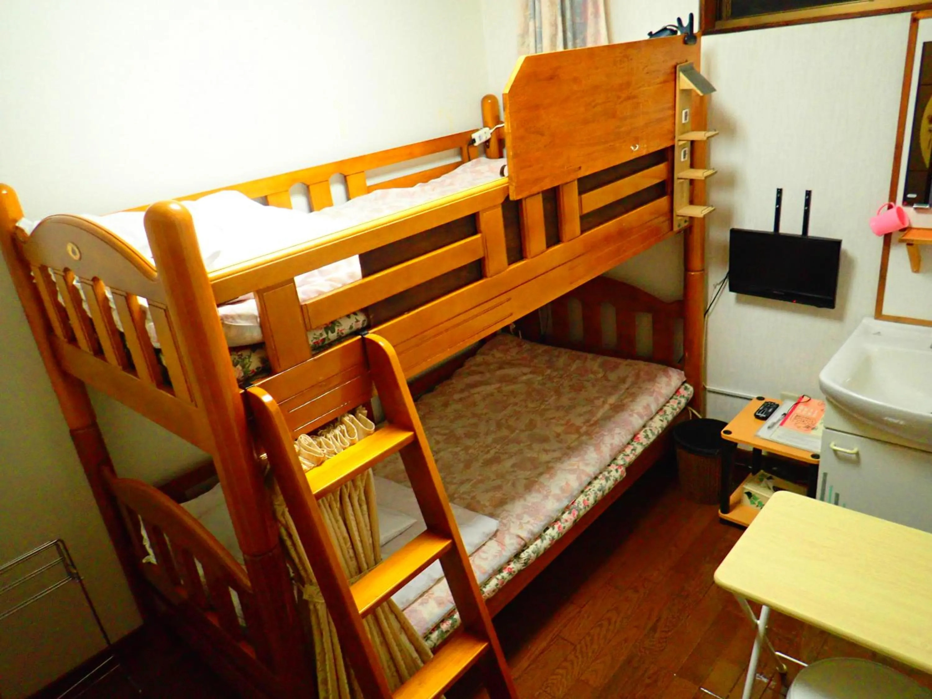 Photo of the whole room, Bed in Yufuin Country Road Youth Hostel