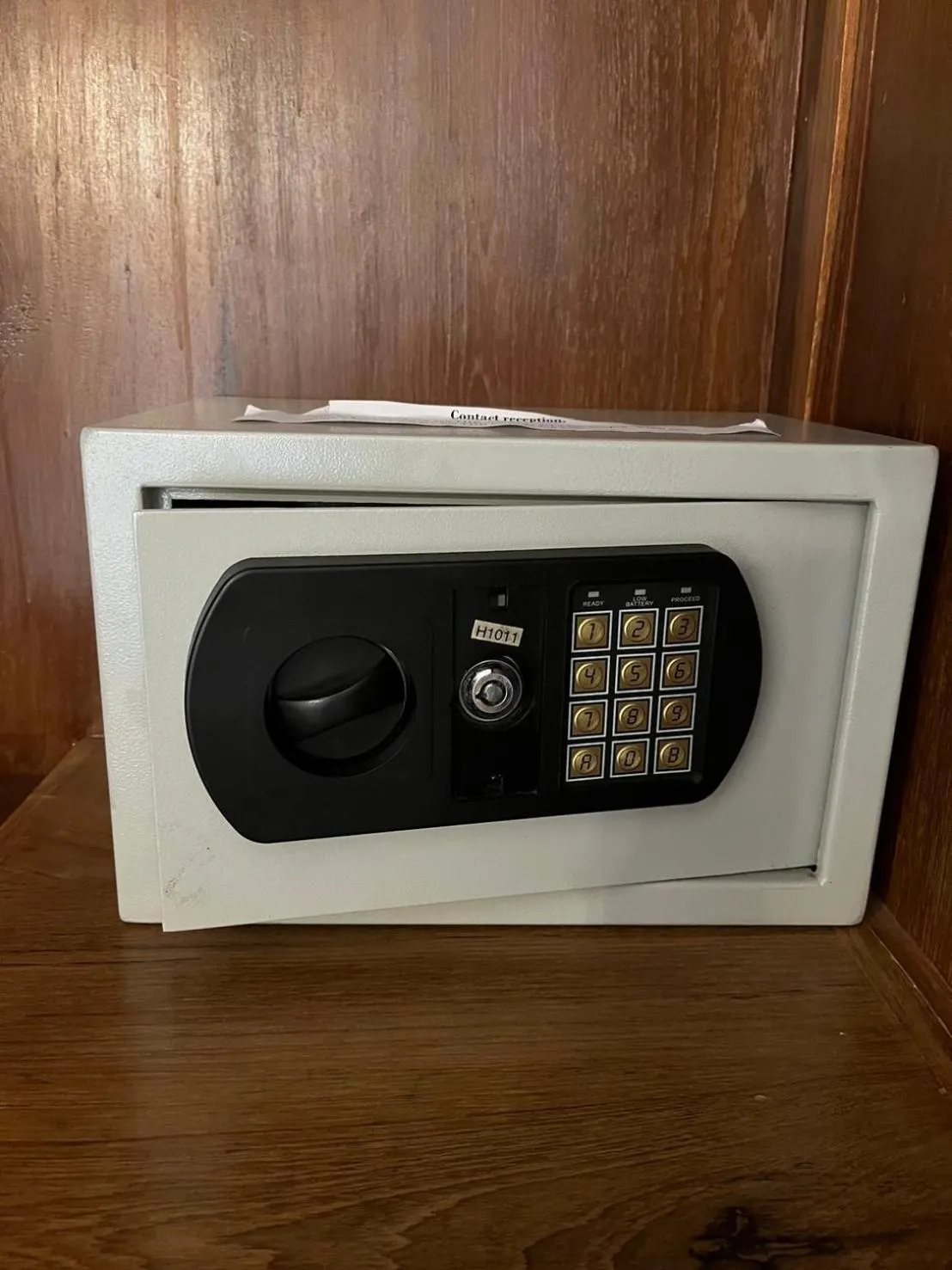 safe in Sripat Guesthouse SHA Extra Plus