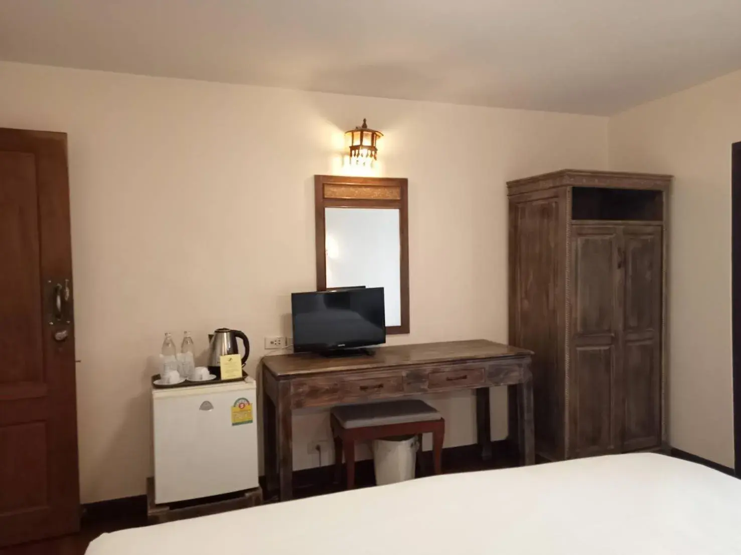 wardrobe, Bed in Sripat Guesthouse SHA Extra Plus wardrobe, Bed in Sripat Guesthouse SHA Extra Plus