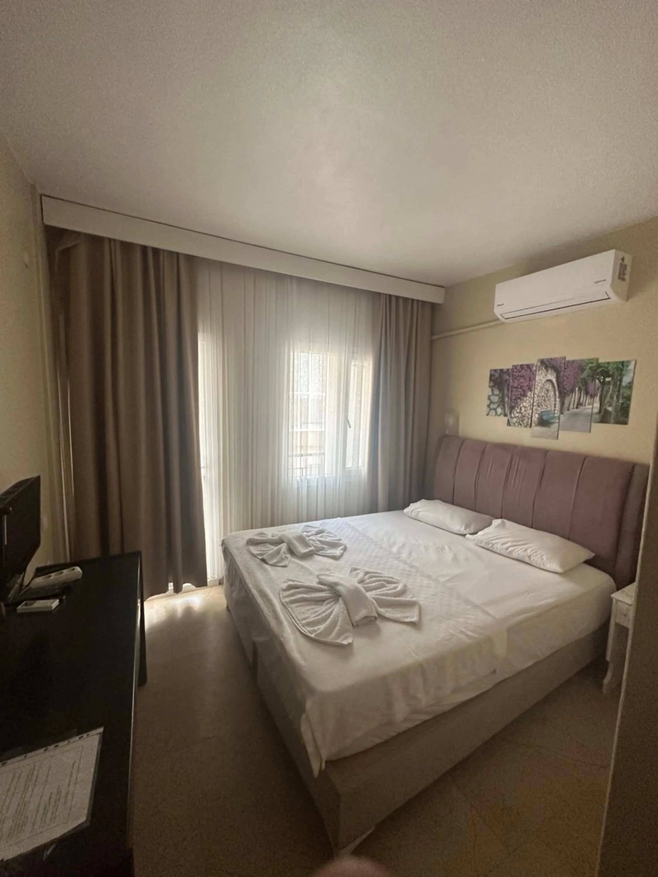 Koz Eren Otel Çeşme