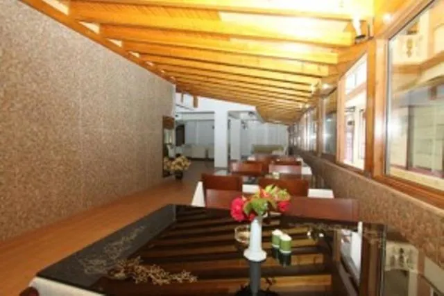 Restaurant/Places to Eat in Koz Eren Otel Çeşme