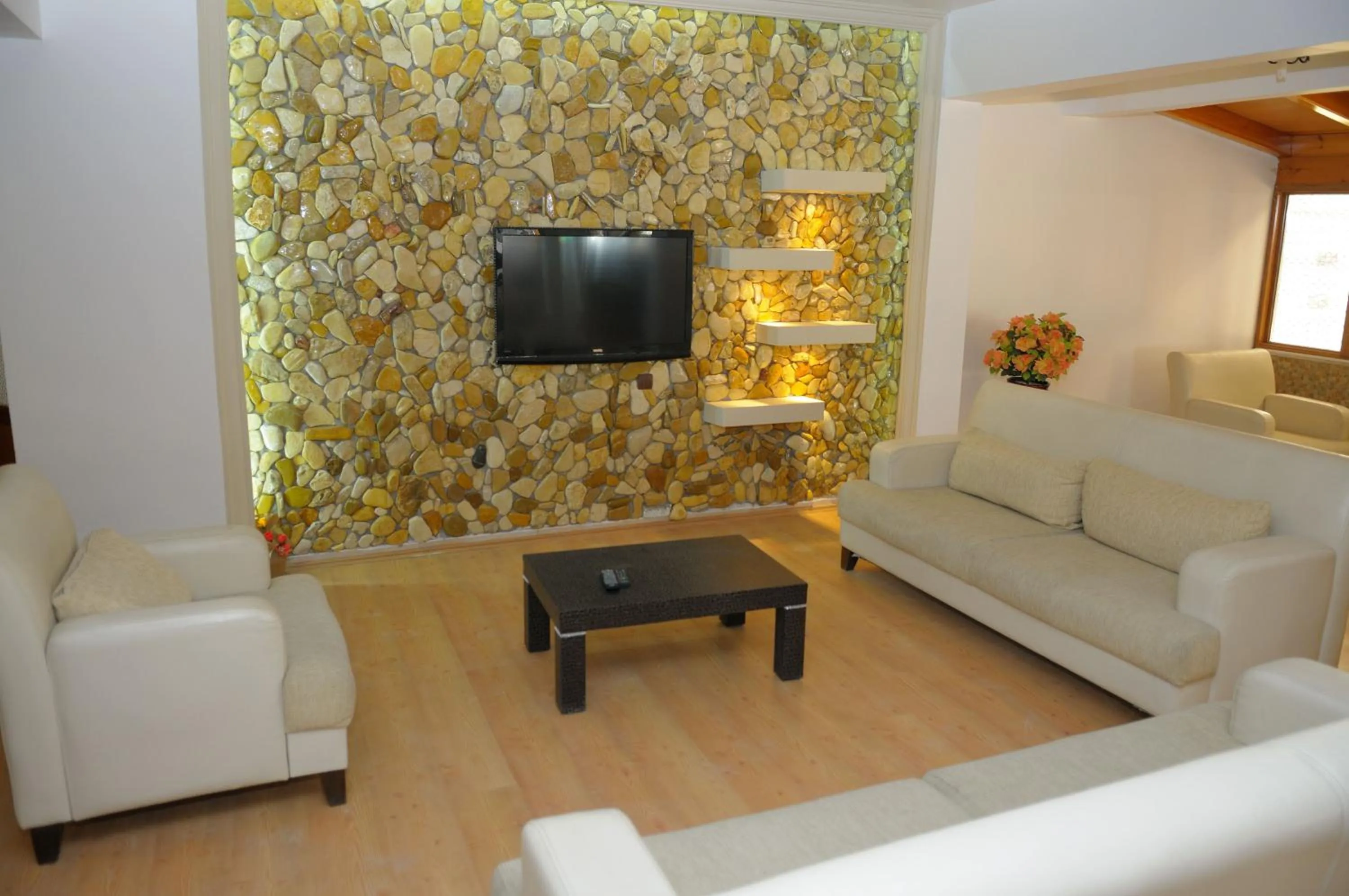 Living room, Seating Area in Koz Eren Otel Çeşme