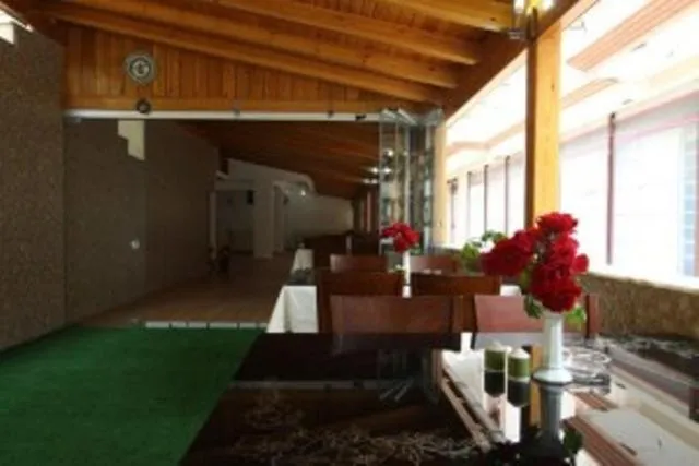 Restaurant/Places to Eat in Koz Eren Otel Çeşme