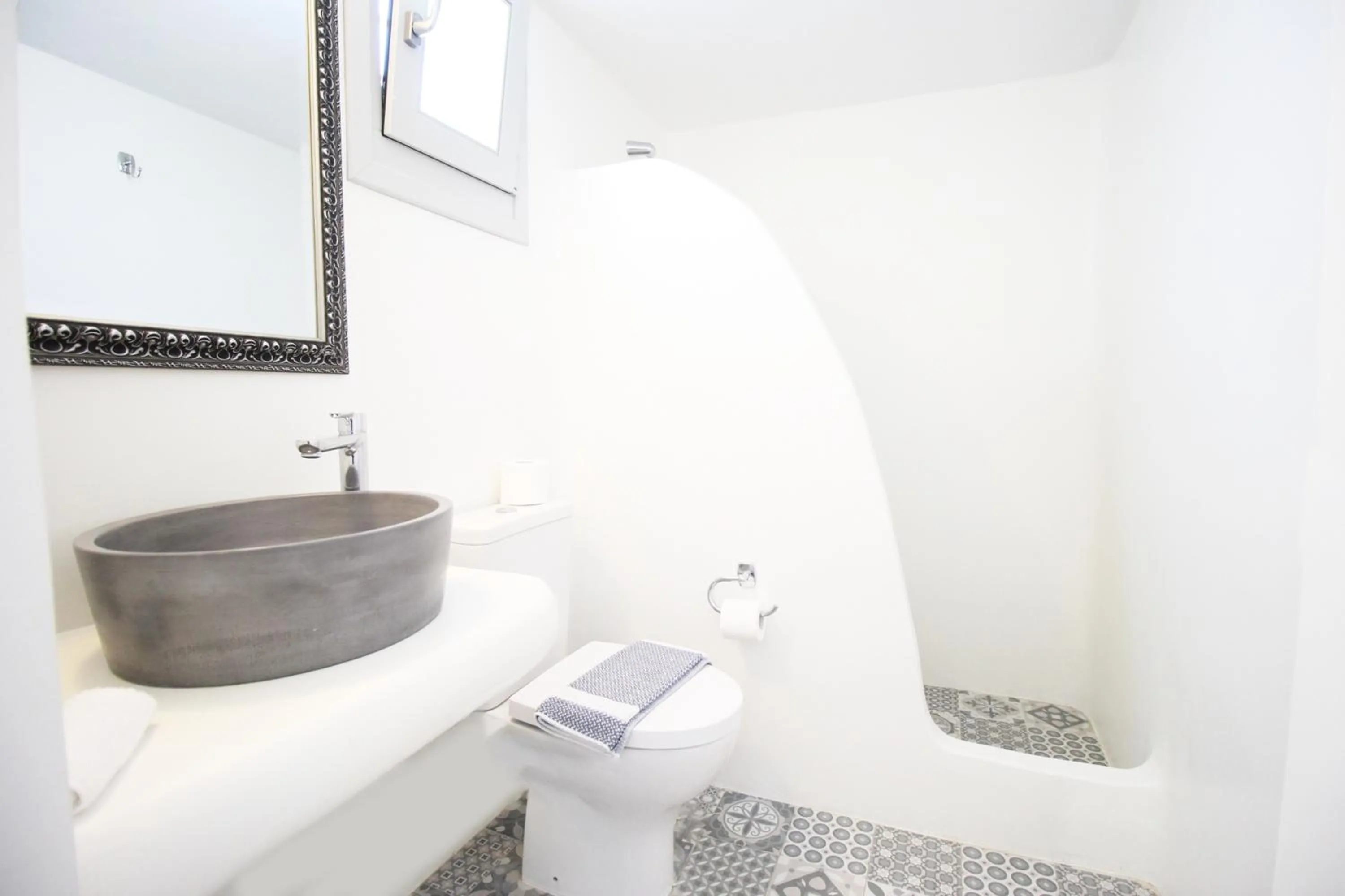 Bathroom in Crystal View Mykonos