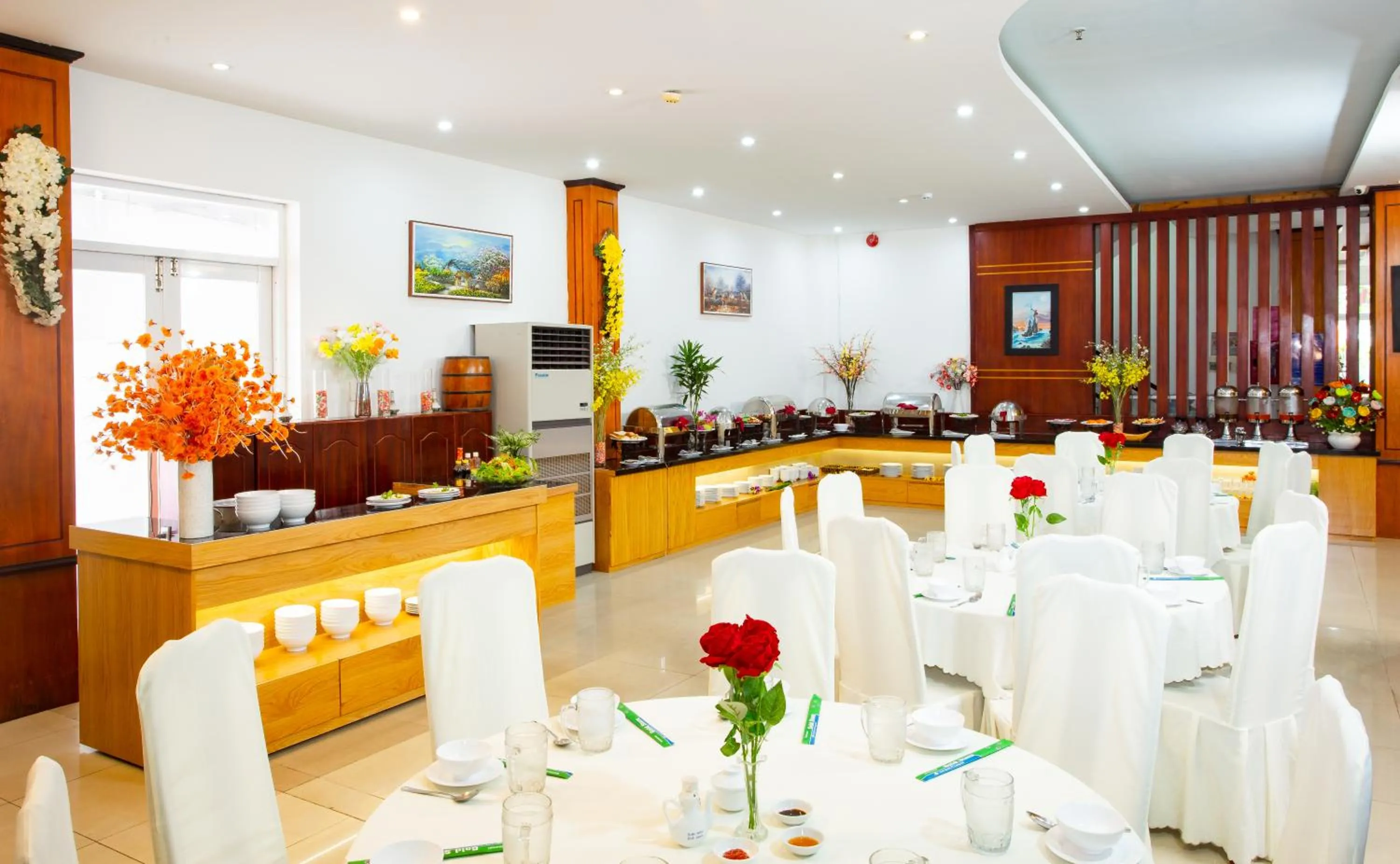 Restaurant/places to eat in Gold Stars Hotel