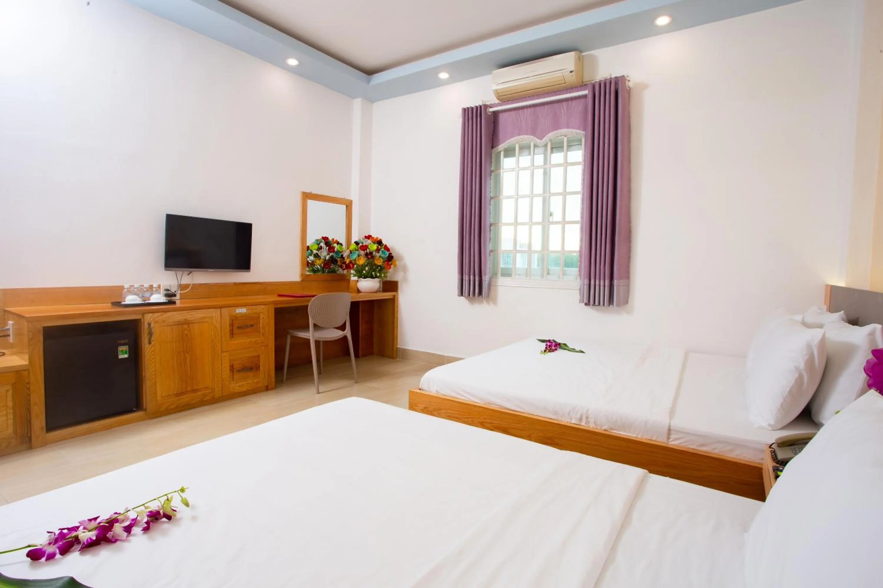 Bedroom, Bed in Gold Stars Hotel