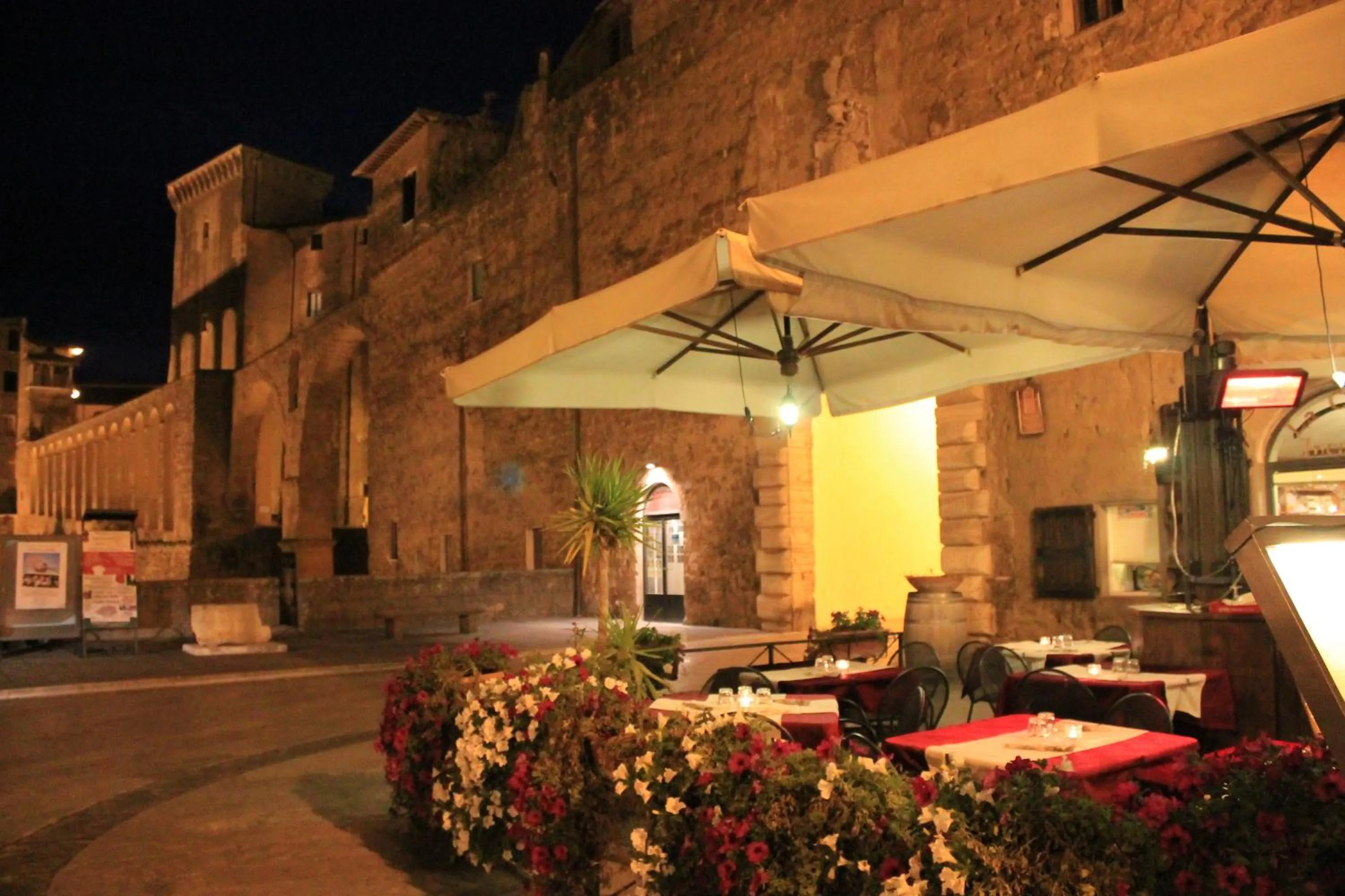 Restaurant/places to eat in Affittacamere La Magica Torre