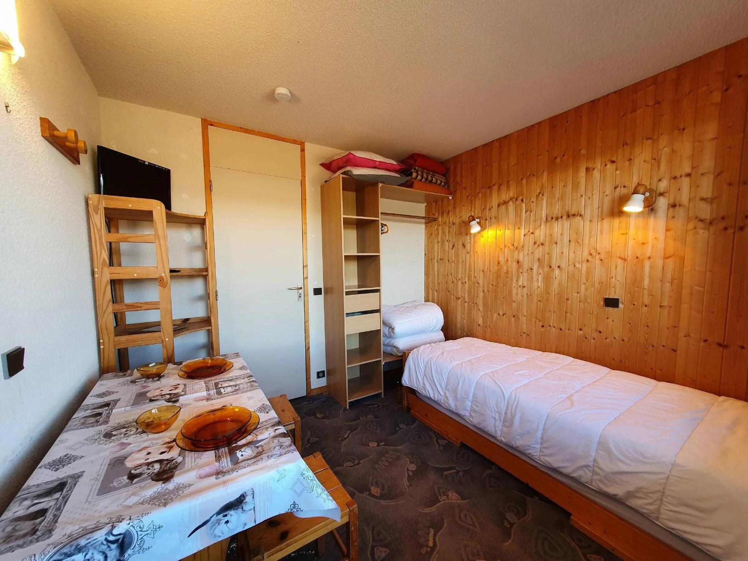 Confortable studio 2 pers. à 100m des pistes avec balcon et vue Mont-Blanc - FR-1-353-22