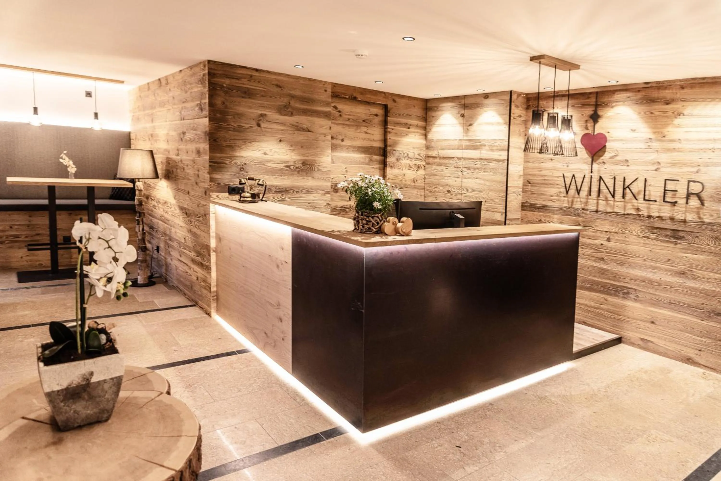 Lobby or reception in Appartement- und Wellnesshotel Winkler