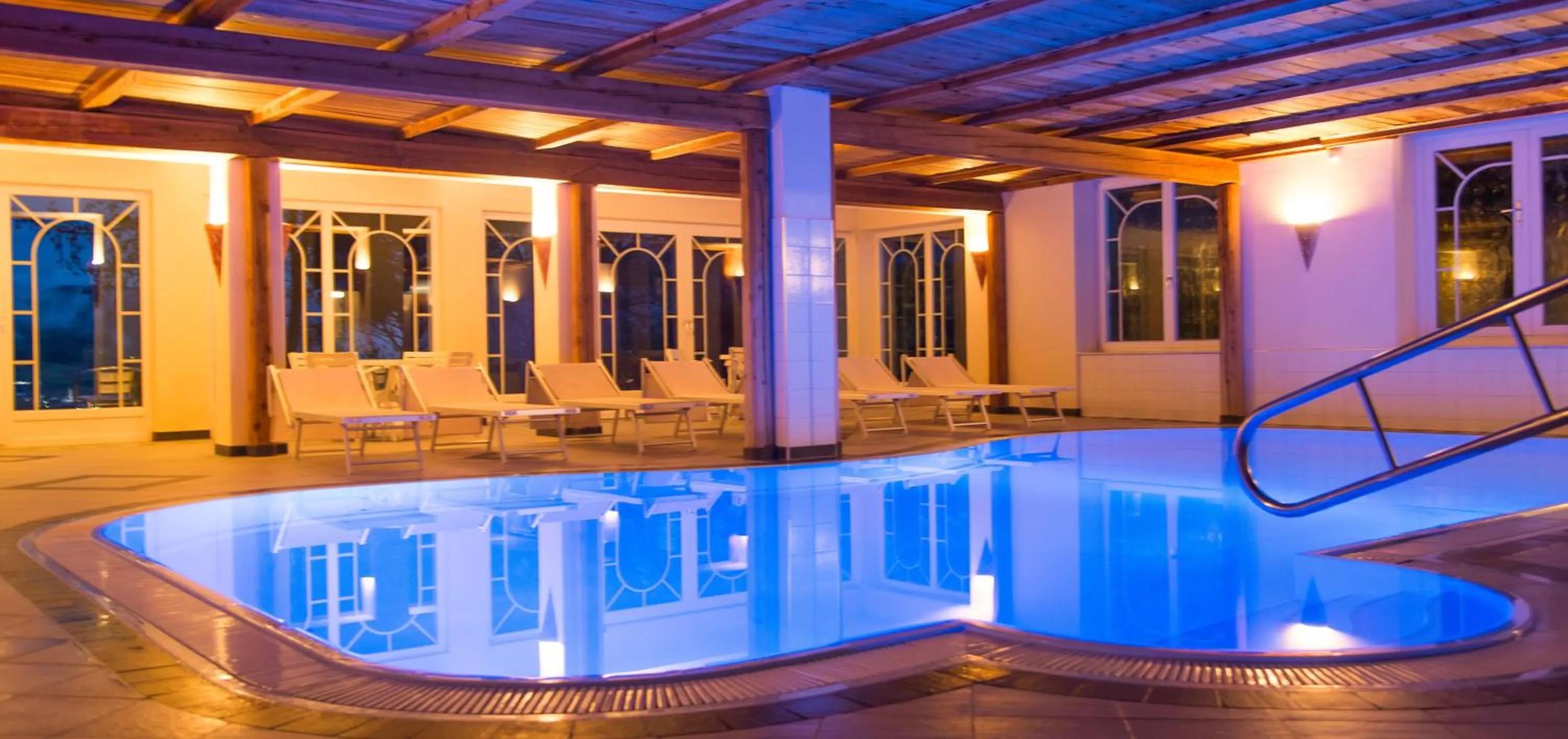 Public Bath in Appartement- und Wellnesshotel Winkler