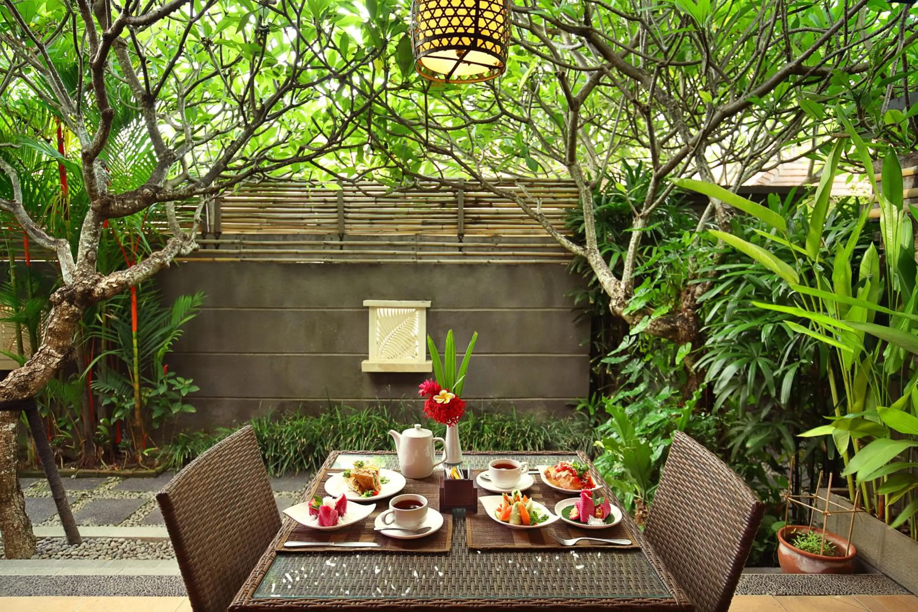 Restaurant/places to eat in Nyuh Bali Villas