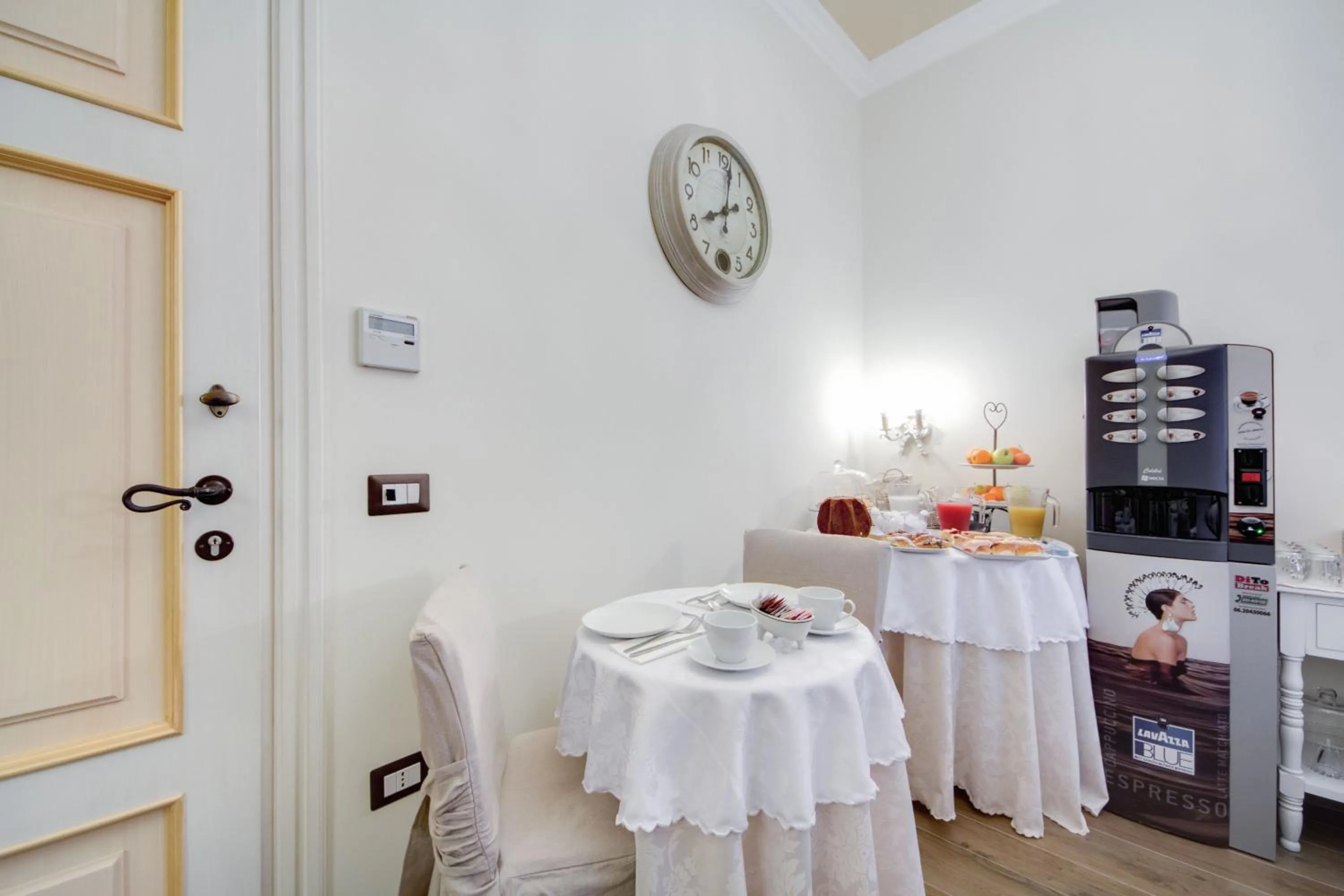 Restaurant/places to eat in Lunaria Suites Rome Vaticano