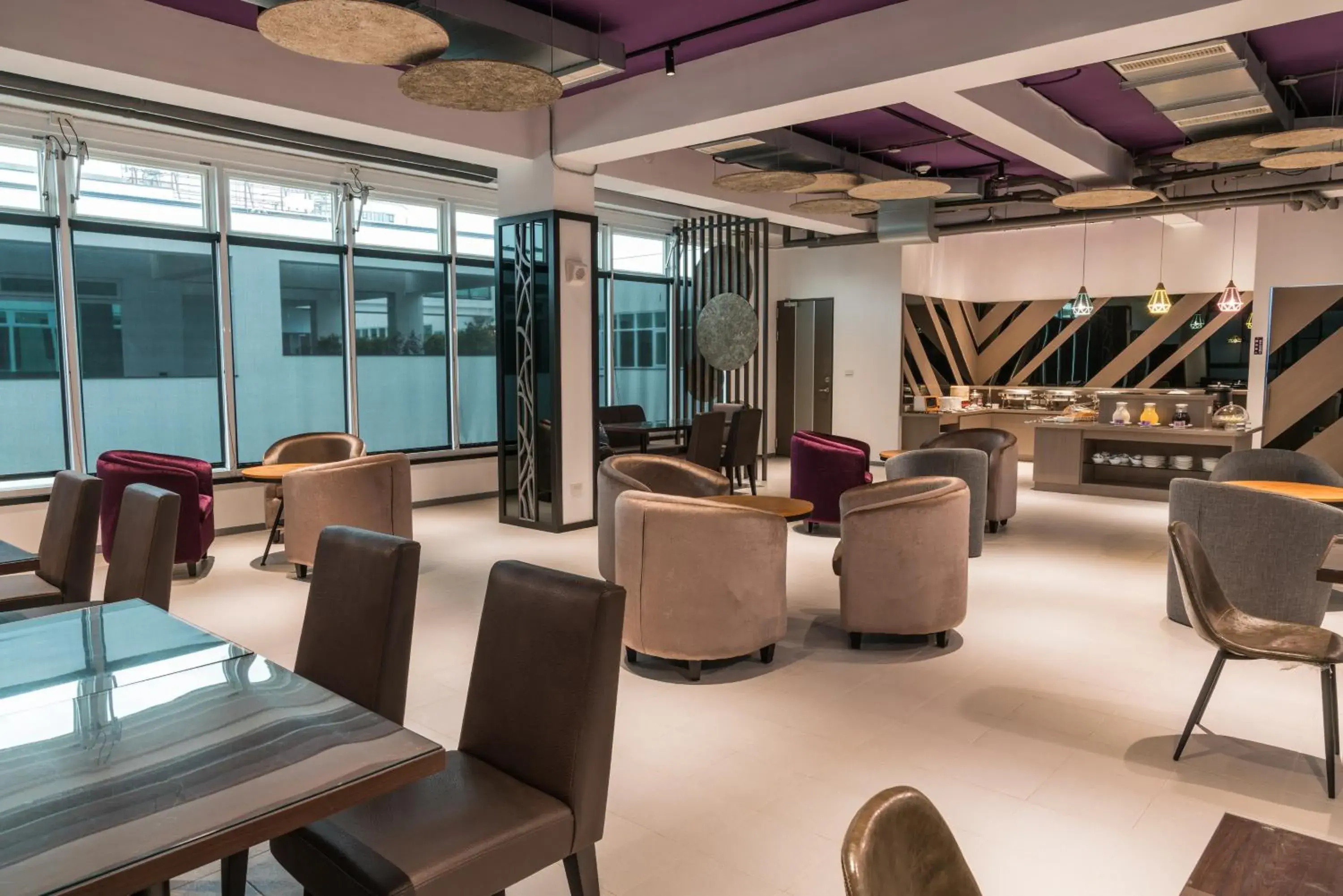 Restaurant/places to eat in High Cloud Motel Restaurant/places to eat in High Cloud Motel