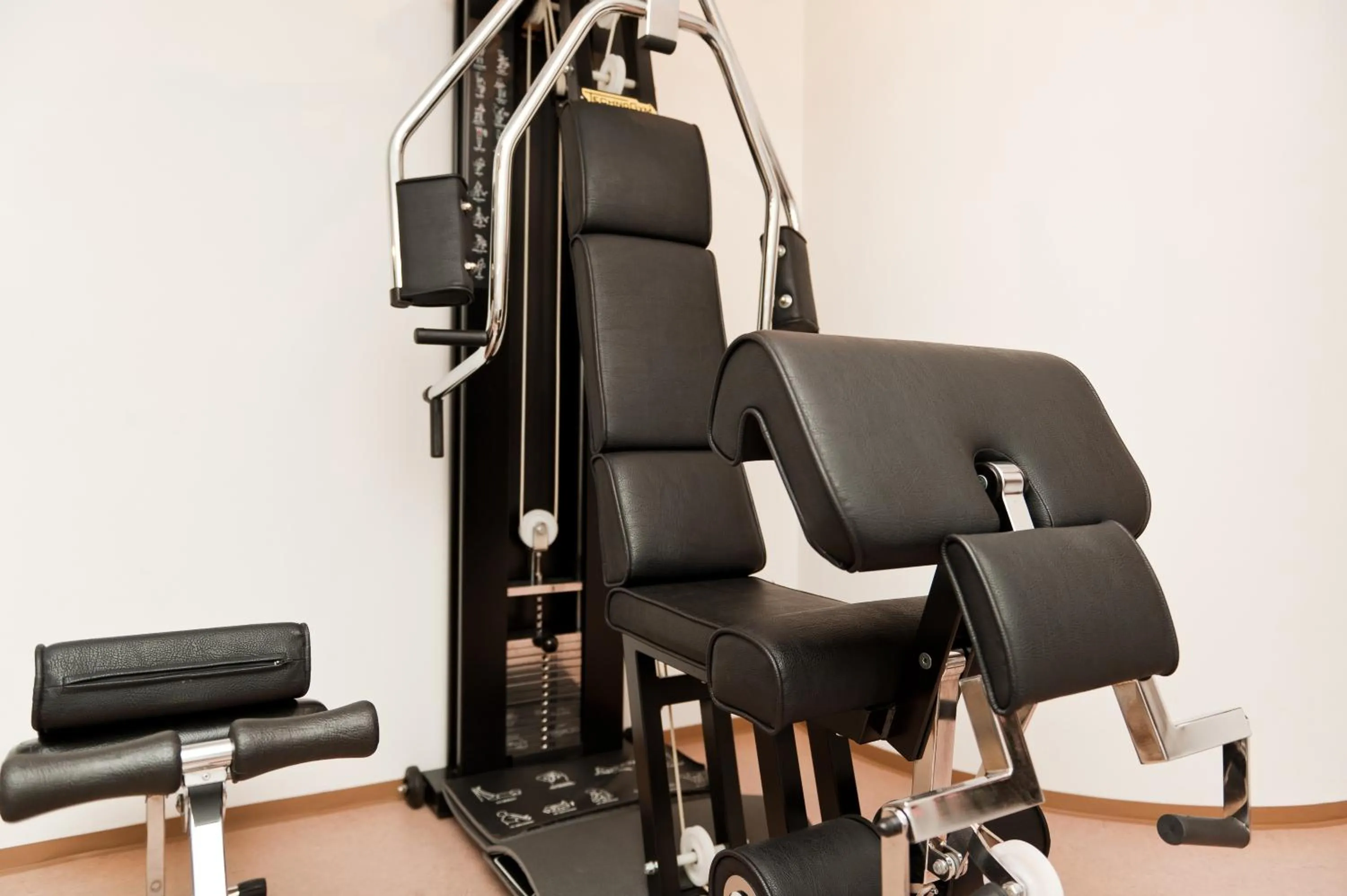 Fitness centre/facilities in Burgus - Design Suites & Apartments