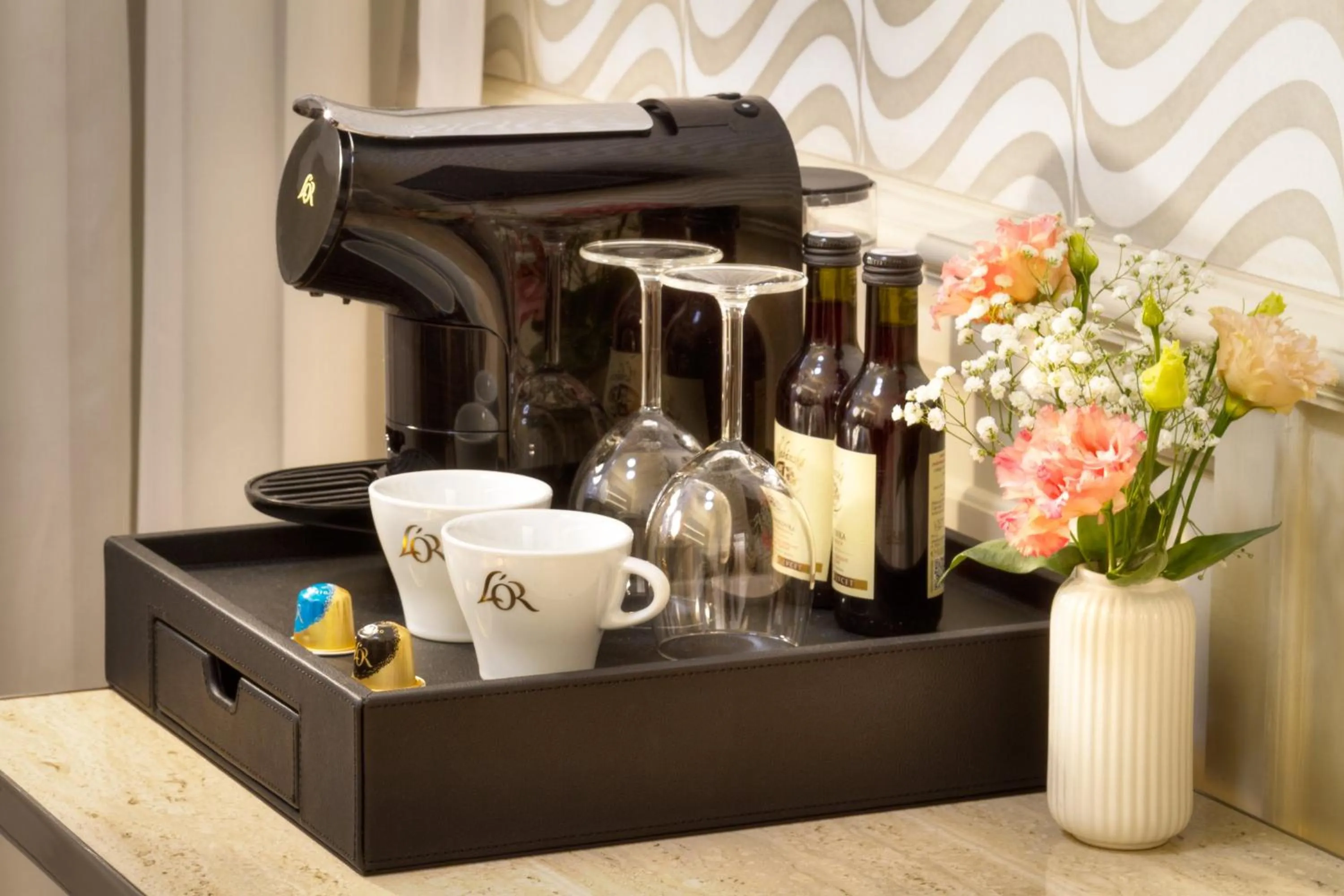 Coffee/tea facilities in Golden Star