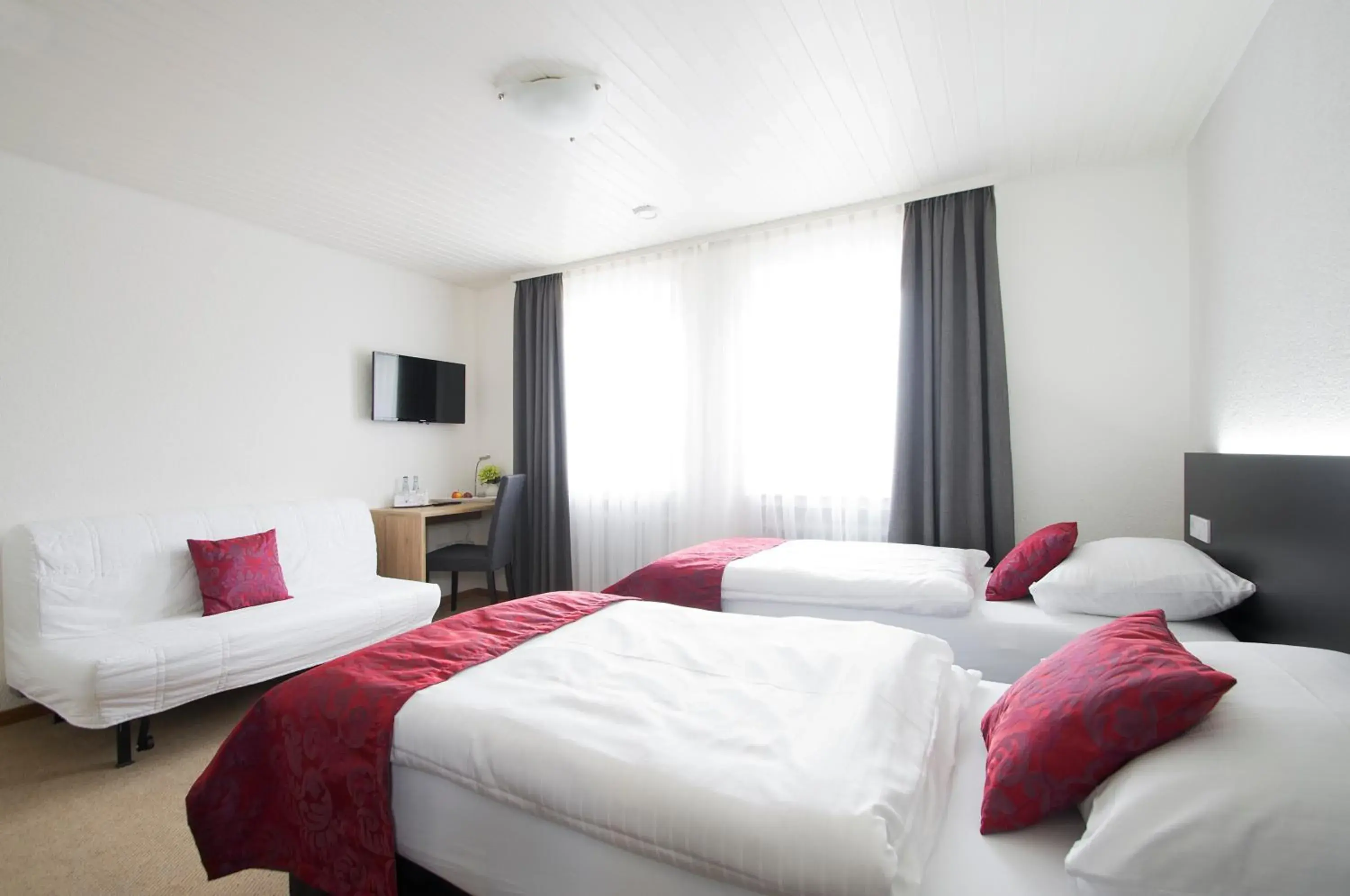 Large Double Room - single occupancy in Landgasthof Lamm Large Double Room - single occupancy in Landgasthof Lamm