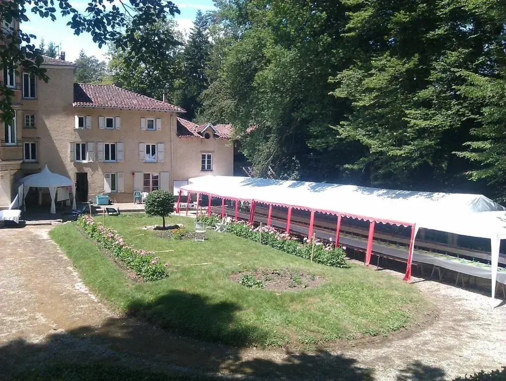 Chateau de Bonnevaux Chateau de Bonnevaux