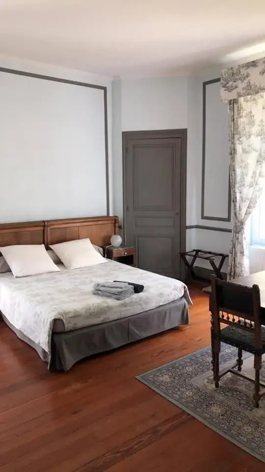 Bed in Chateau de Bonnevaux Bed in Chateau de Bonnevaux