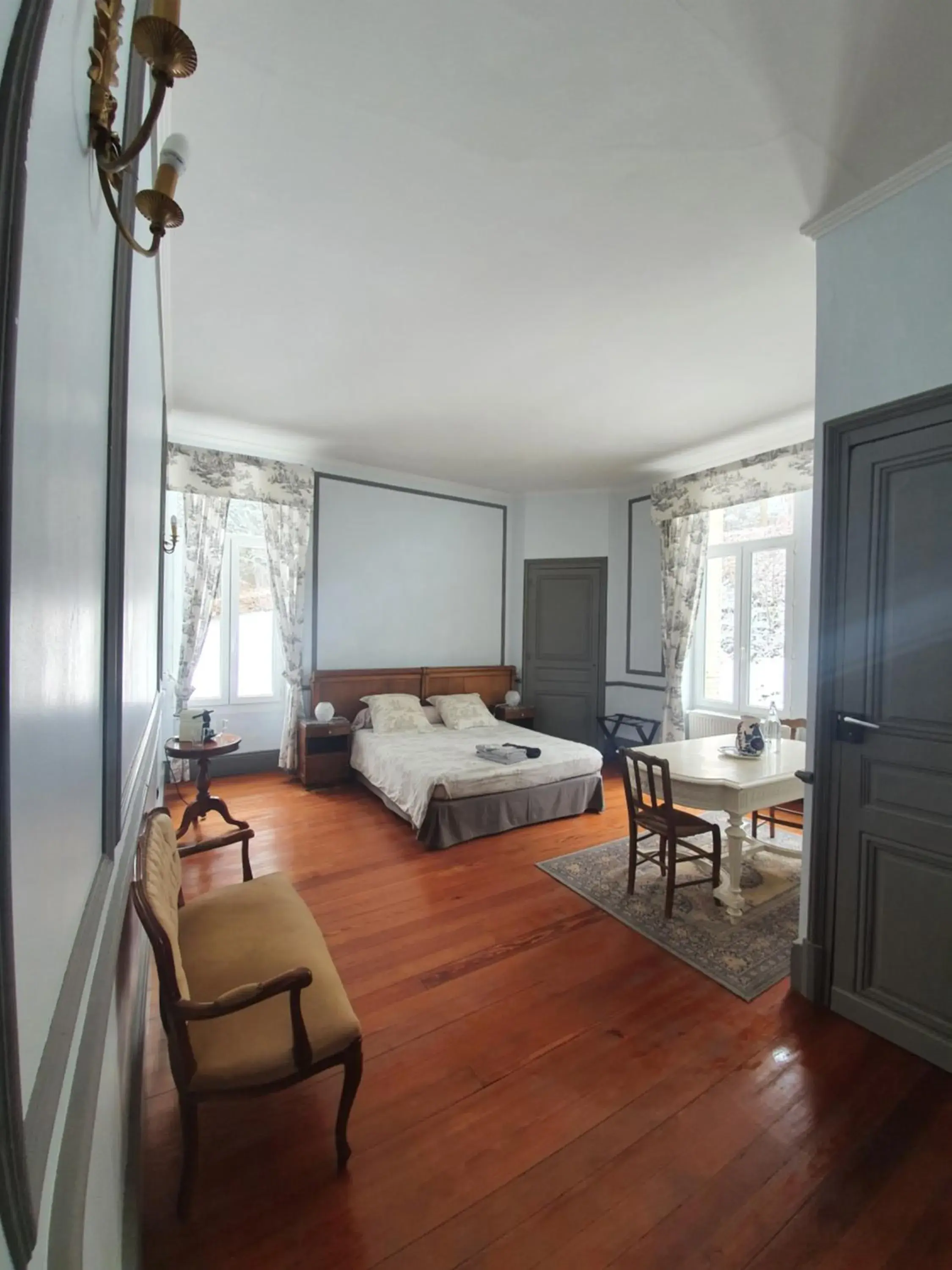 Bed in Chateau de Bonnevaux Bed in Chateau de Bonnevaux