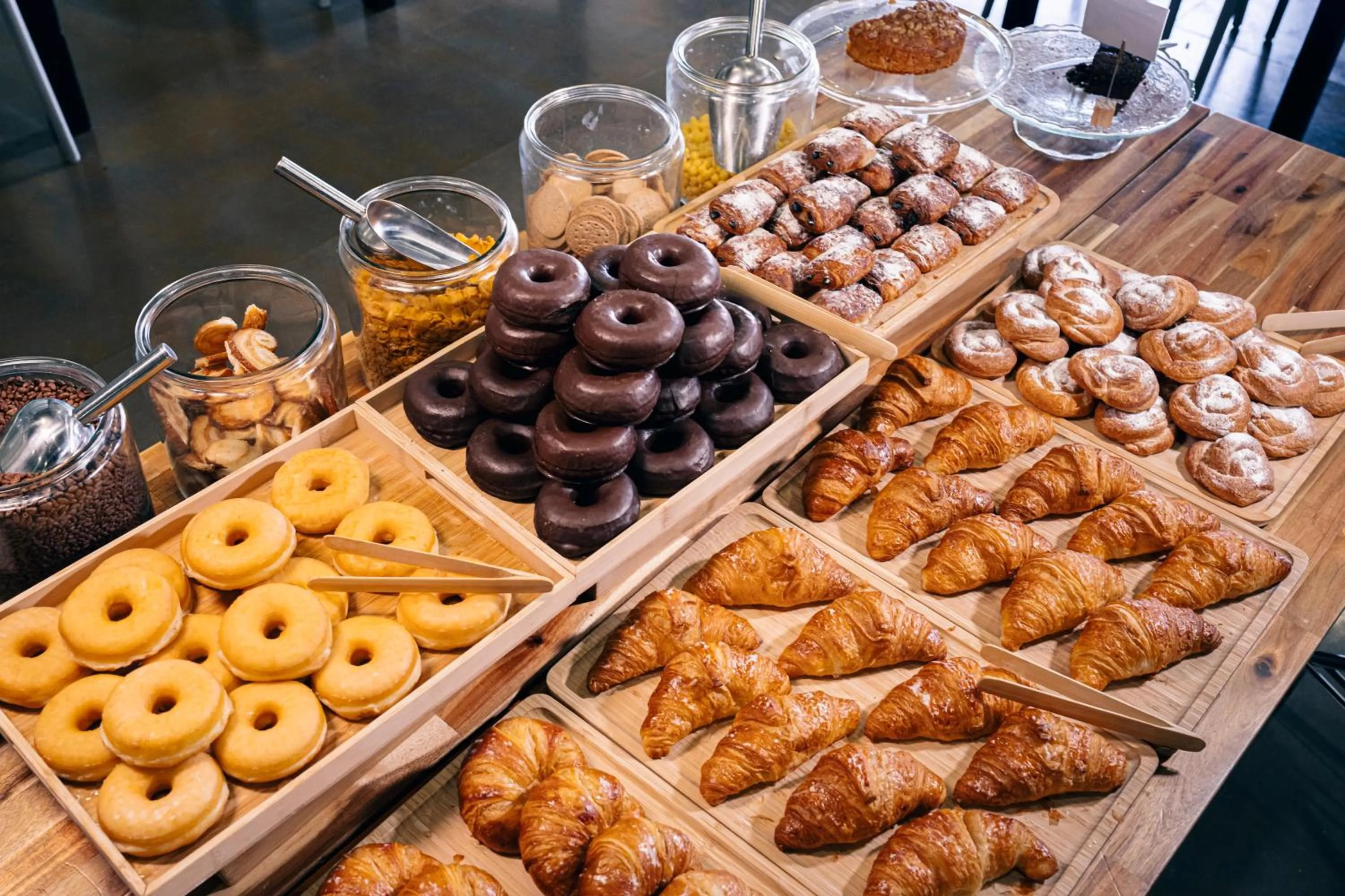 Buffet breakfast in Hostatgeria de Poblet