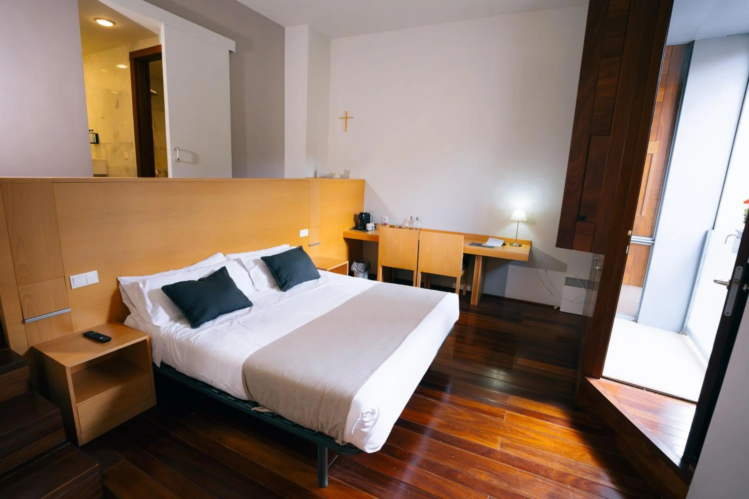 Bedroom, Bed in Hostatgeria de Poblet