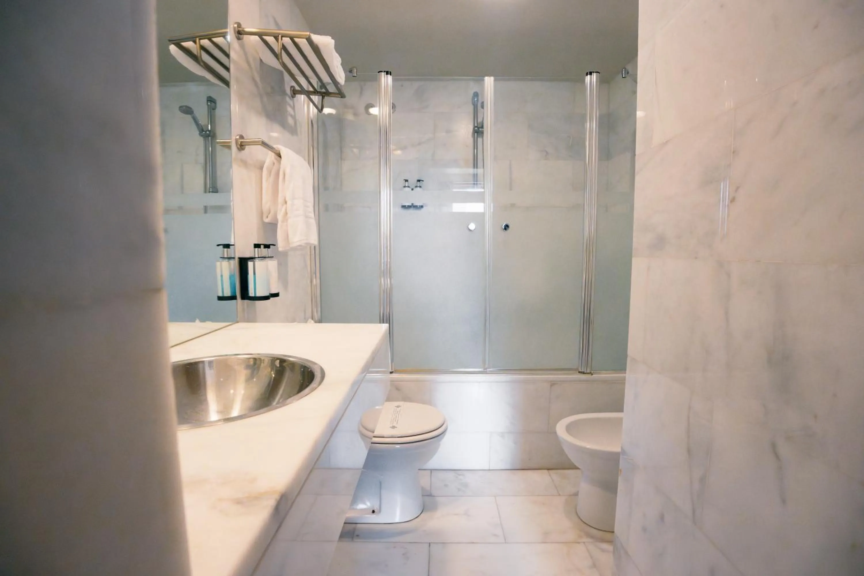 Toilet in Hostatgeria de Poblet