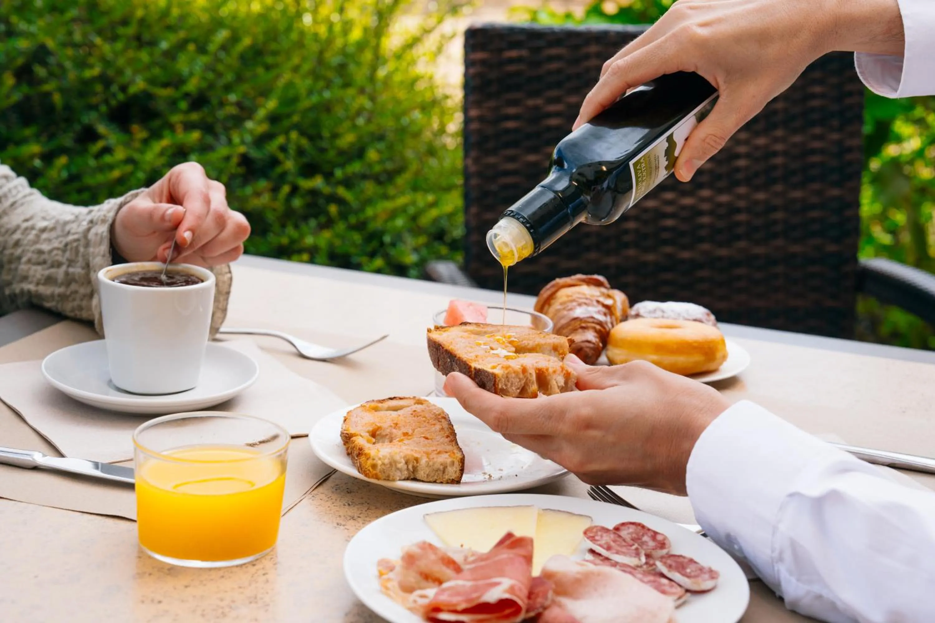 Breakfast in Hostatgeria de Poblet