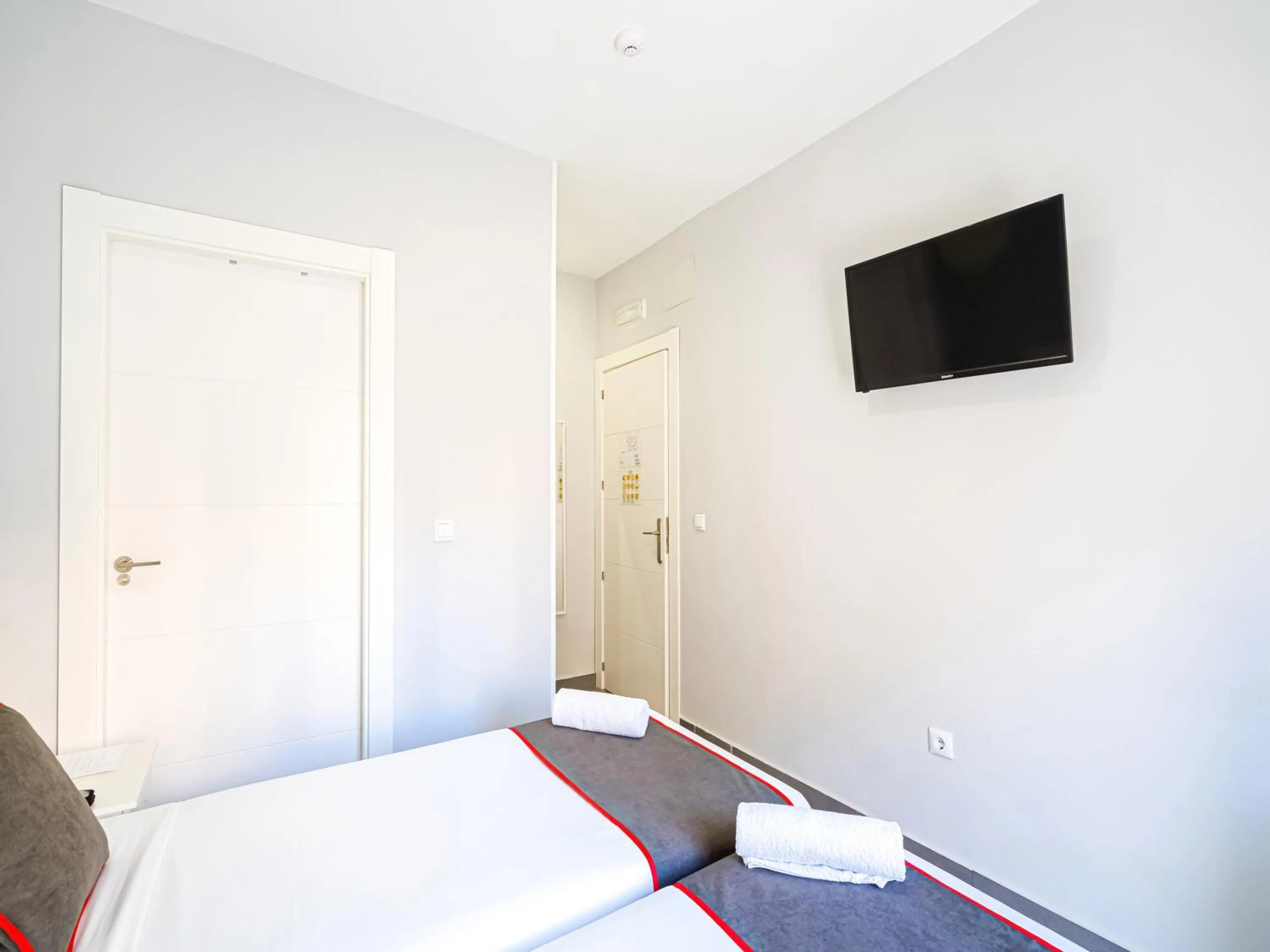 TV and multimedia, Bed in Hostal Jireh