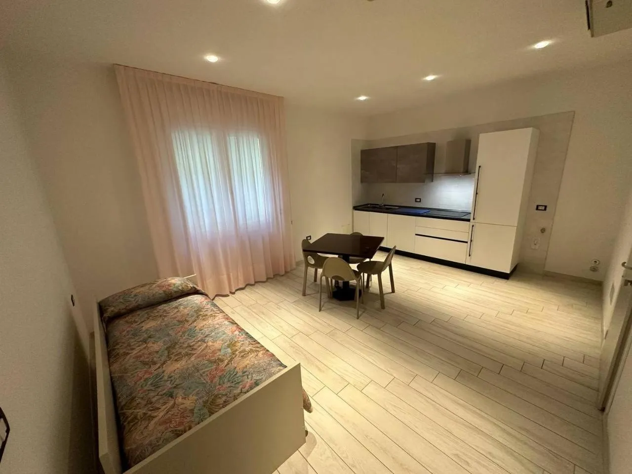Kitchen or kitchenette, Bed in Hotel Belvedere