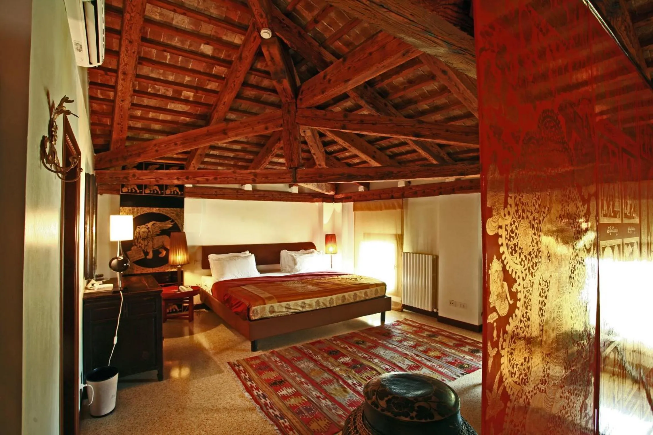 Photo of the whole room, Bed in Villa Foscarini Cornaro