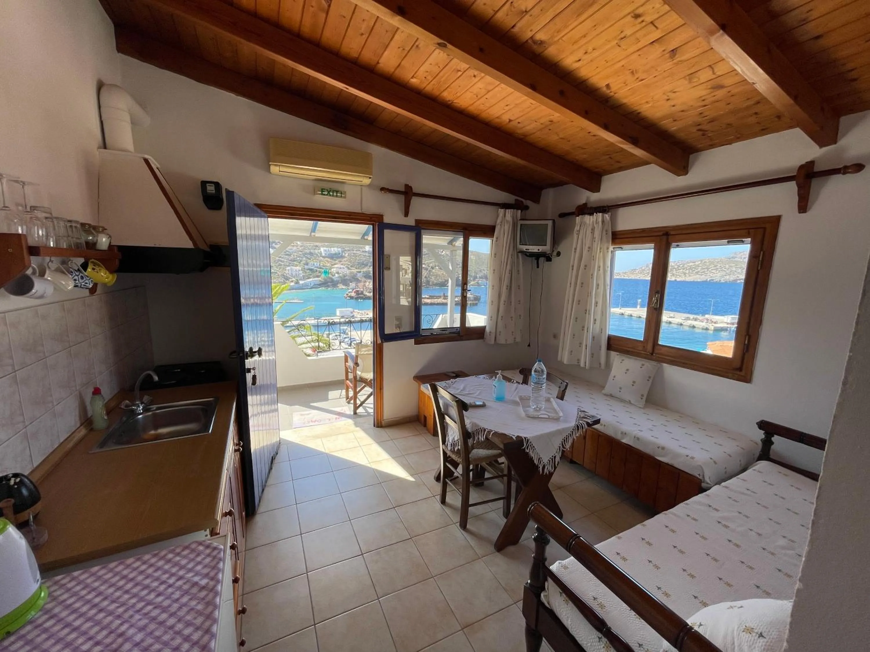 Photo of the whole room in Patras Apartments