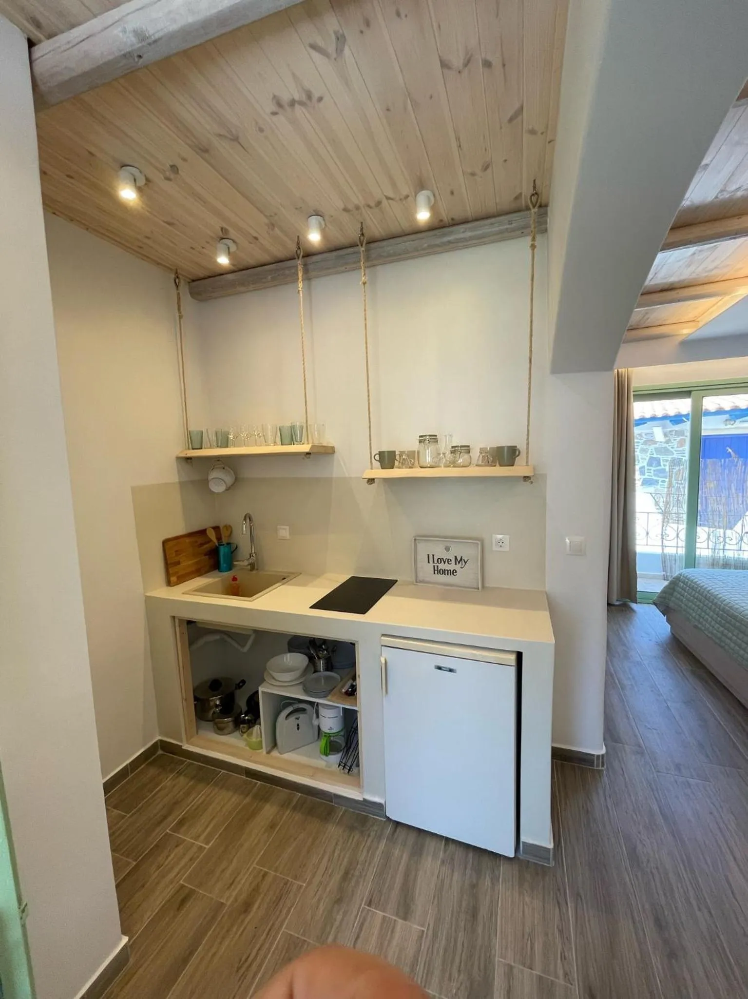 Kitchen or kitchenette in Patras Apartments