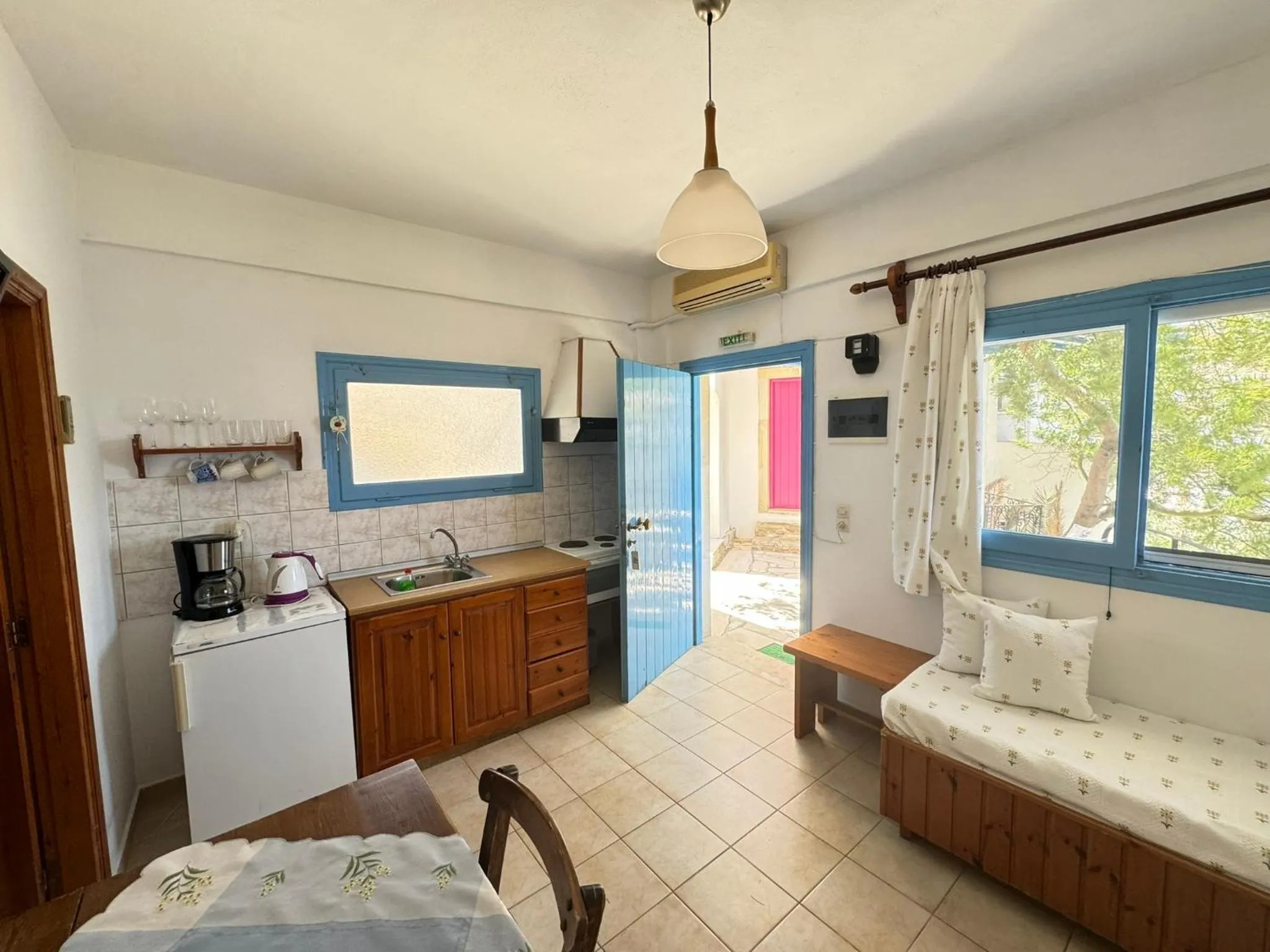 Photo of the whole room, Bed in Patras Apartments