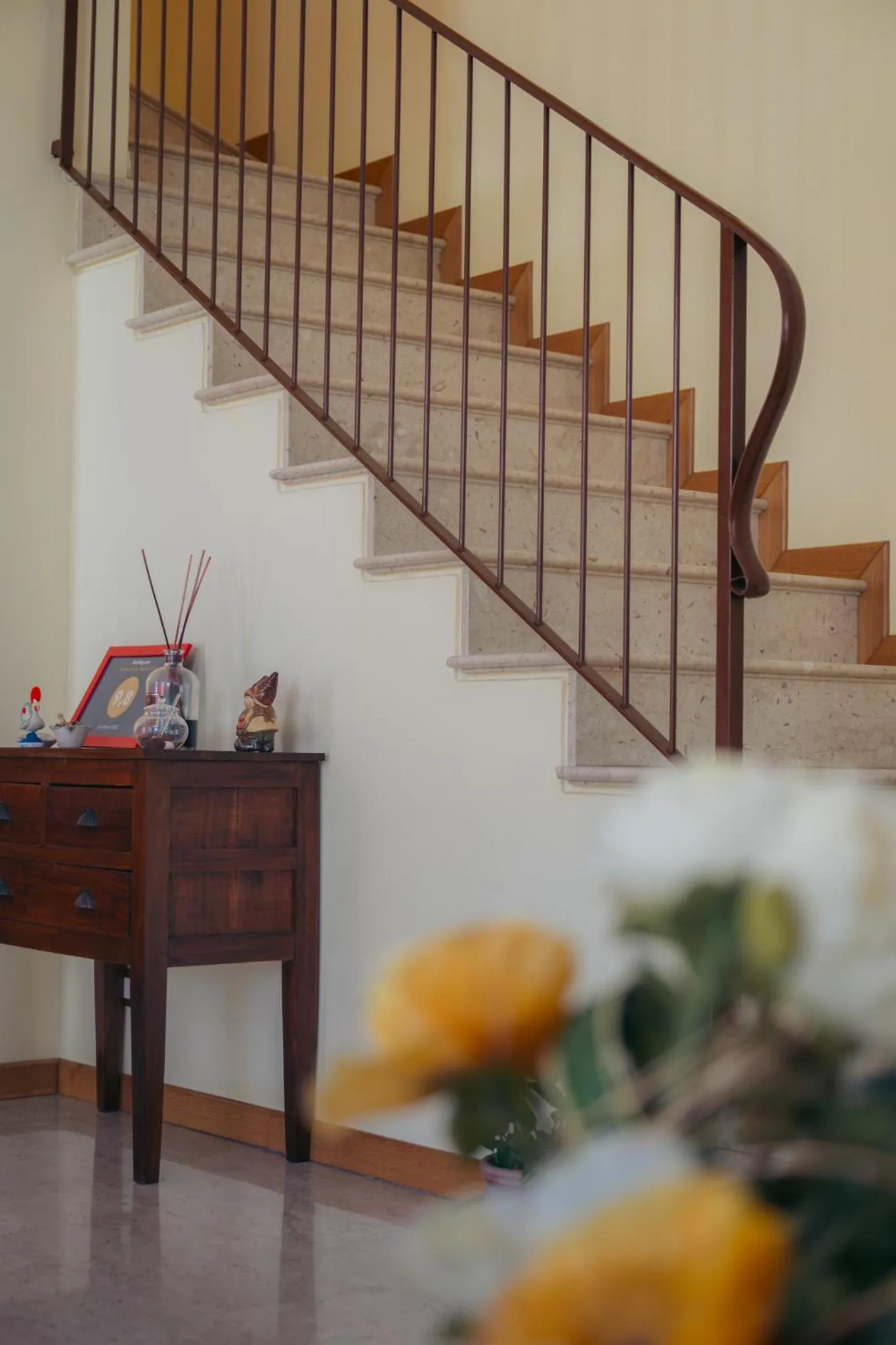 Communal lounge/ TV room in Inn Rome B&B