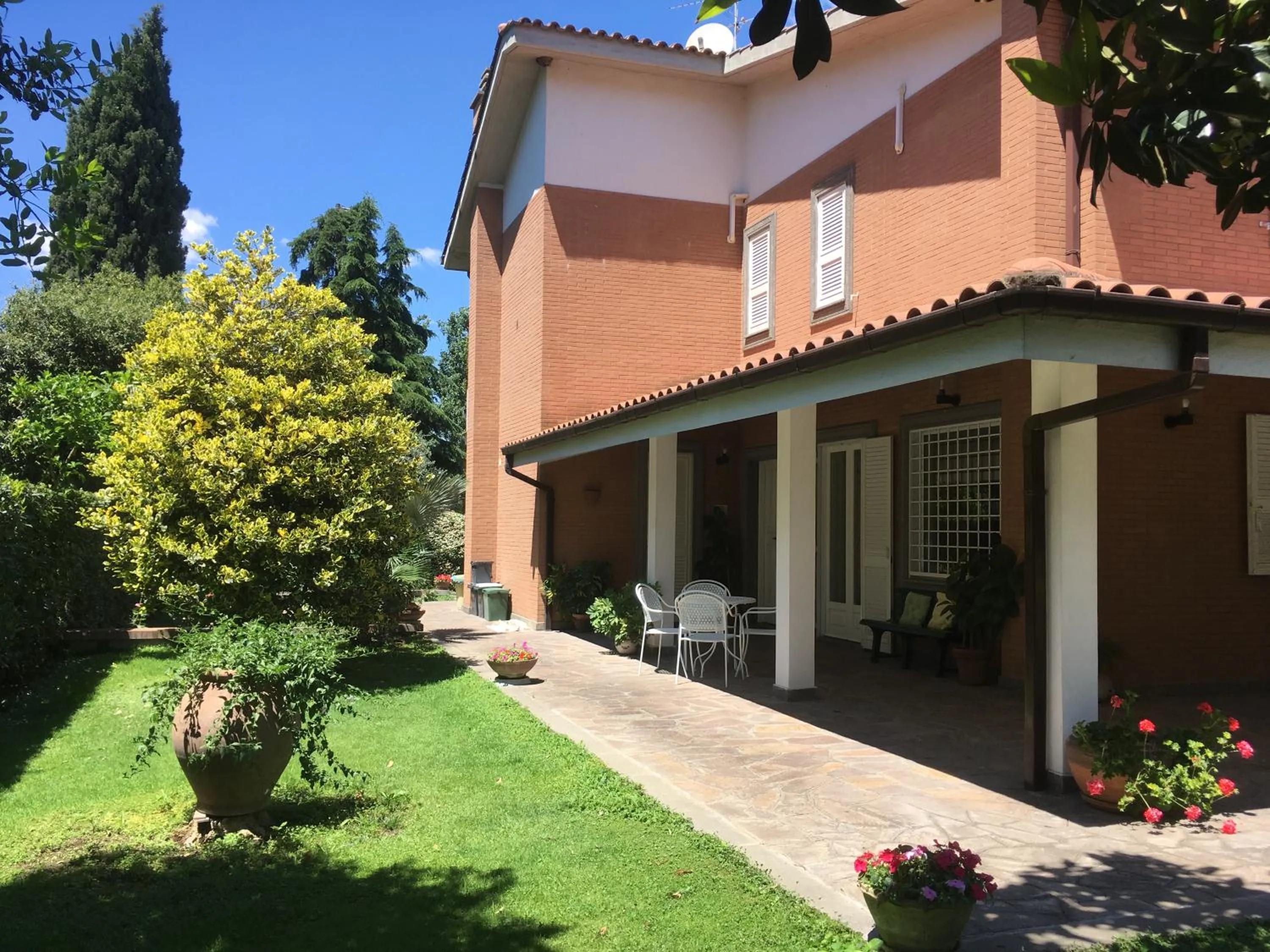 Facade/entrance in Inn Rome B&B
