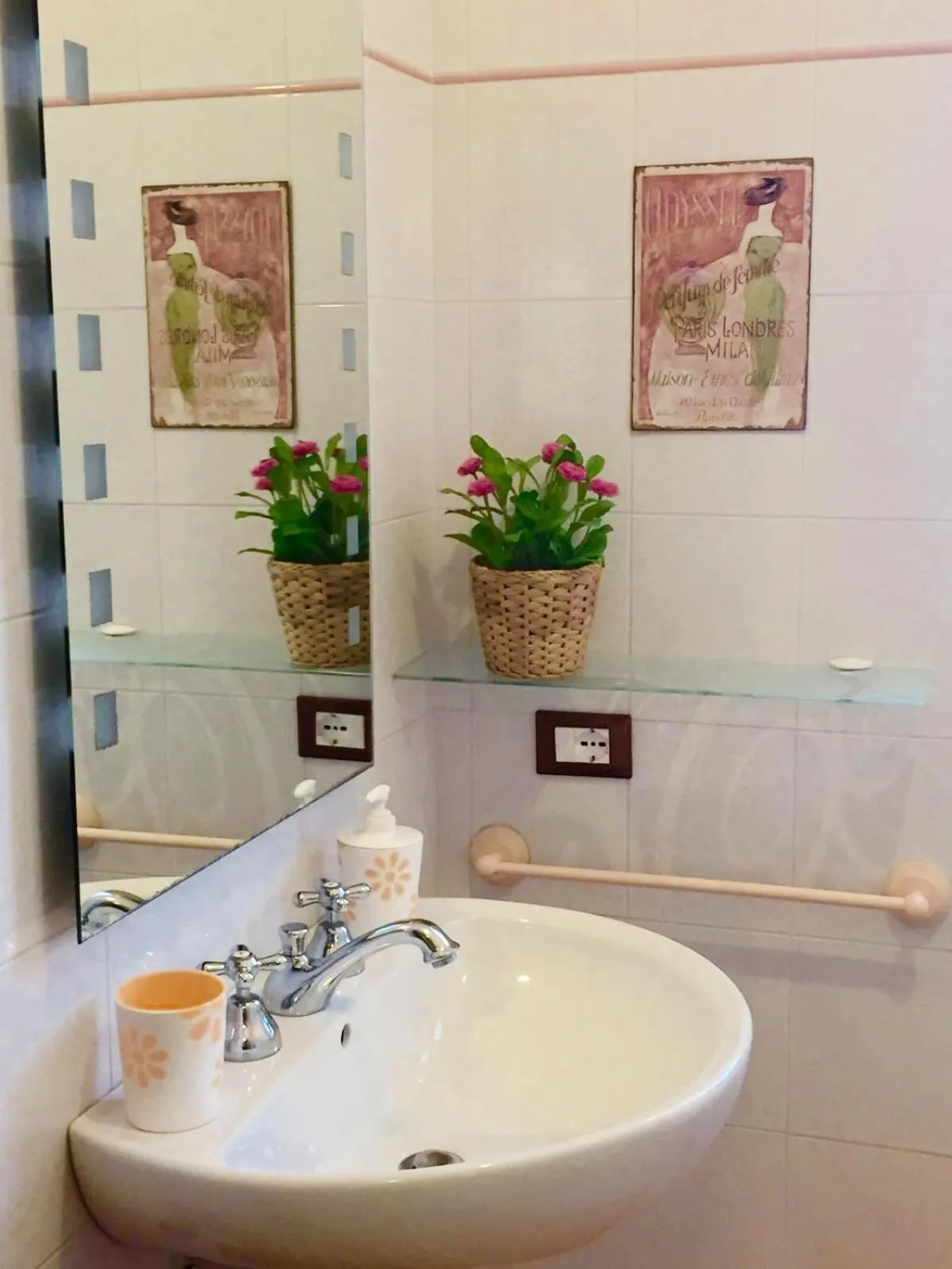 Decorative detail in Inn Rome B&B