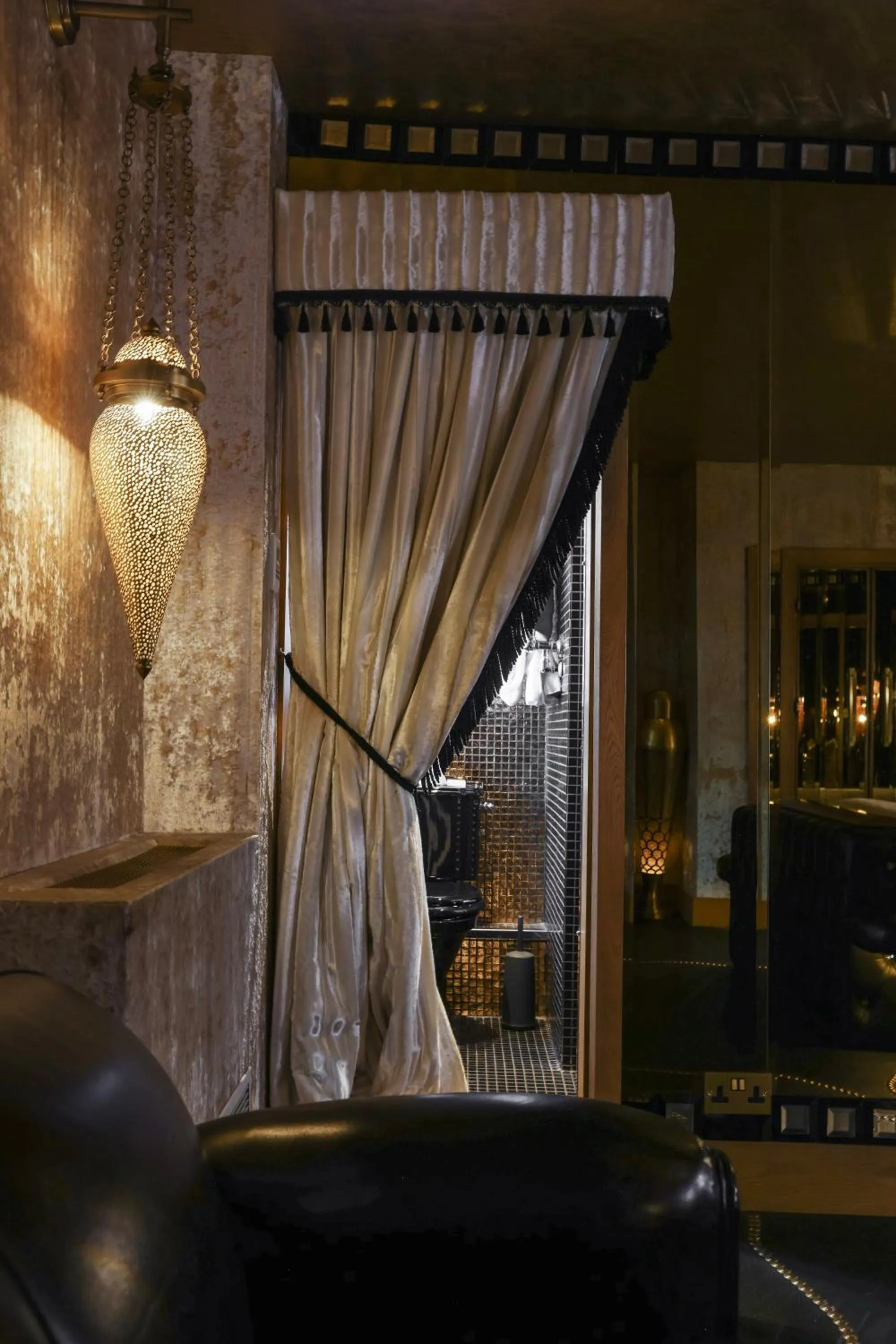 Bedroom in Crazy Bear Beaconsfield