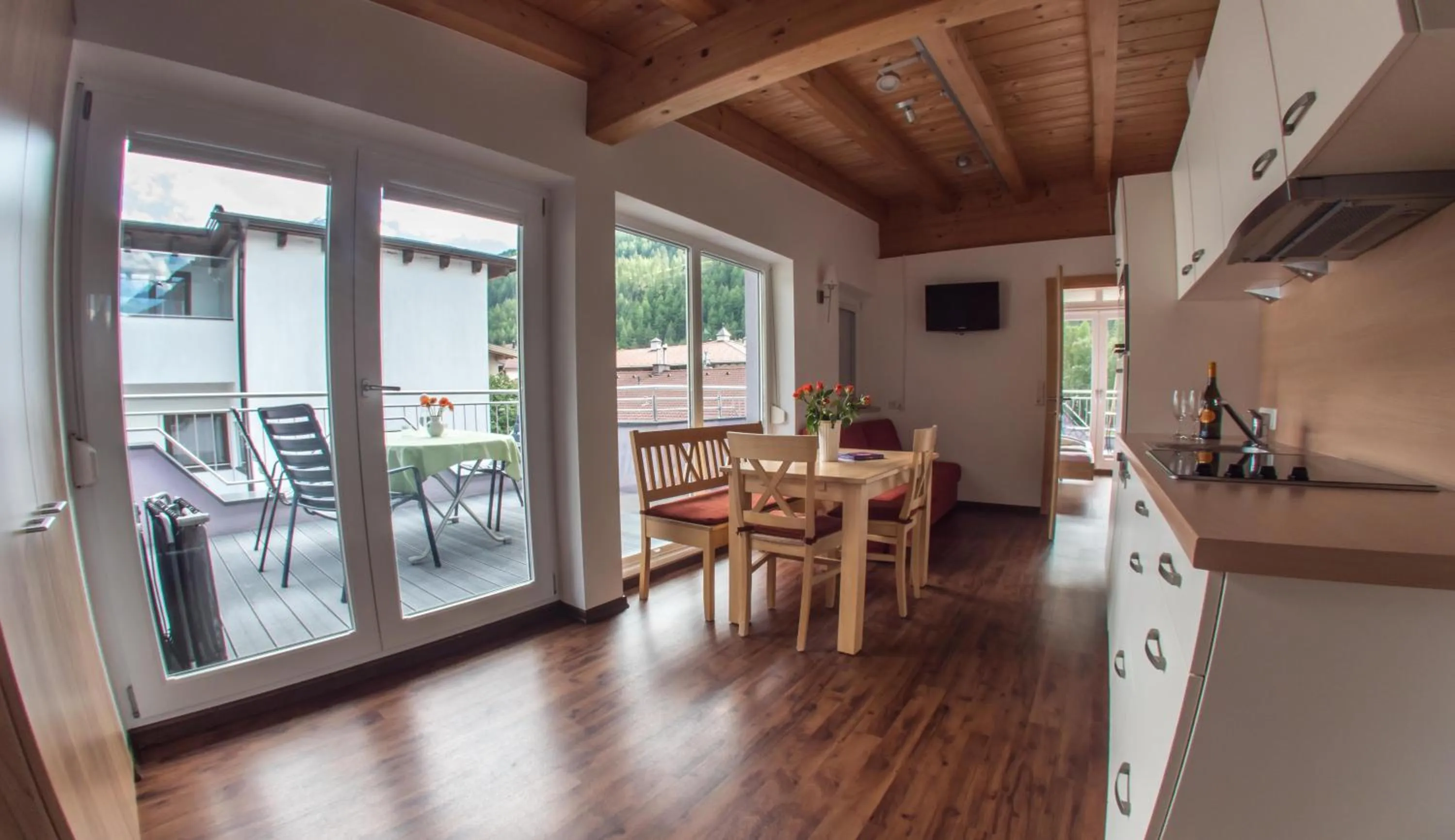 Kitchen or kitchenette in Alpenapart Saphir