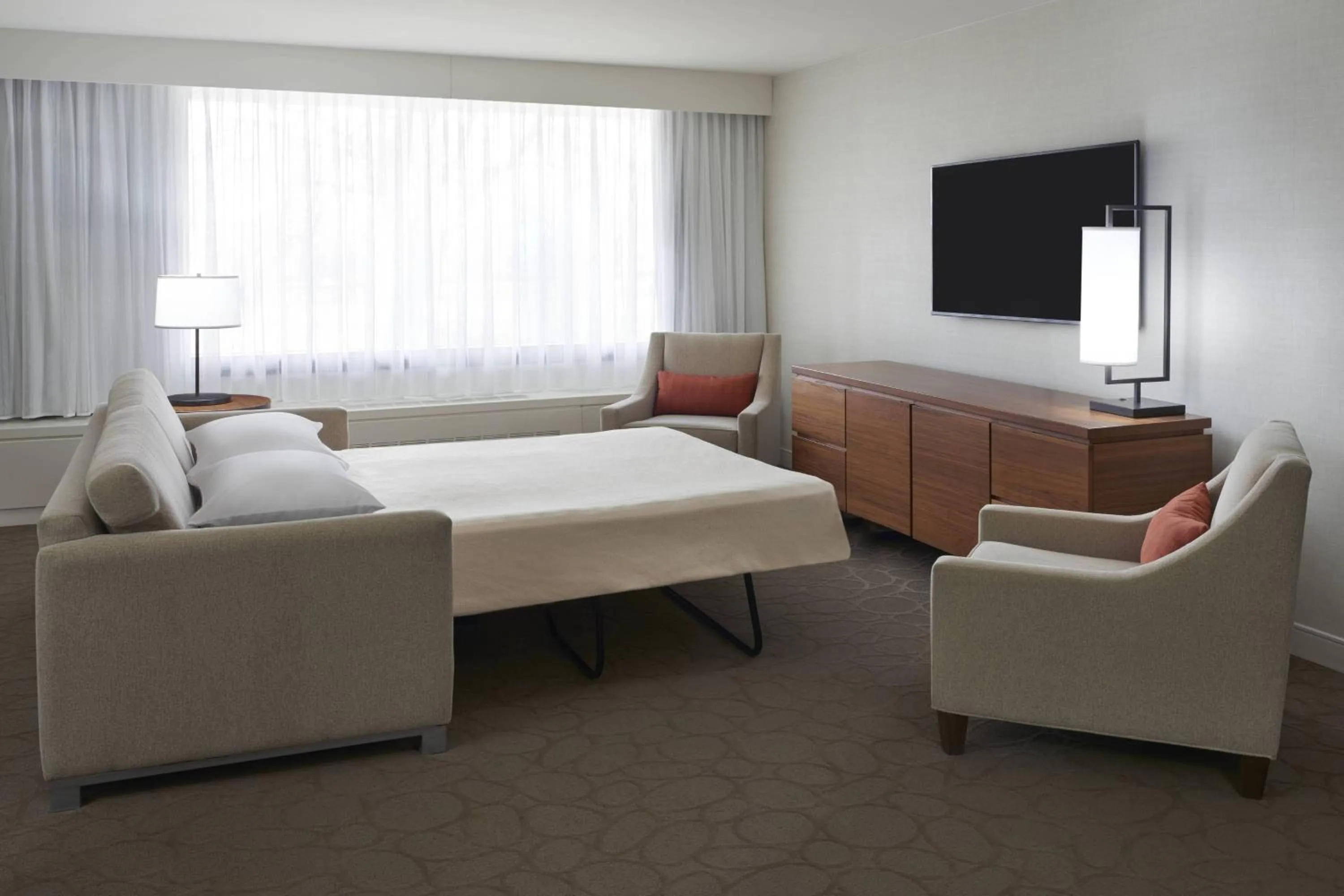 Photo of the whole room, Bed in Delta Hotels by Marriott Toronto Airport & Conference Centre