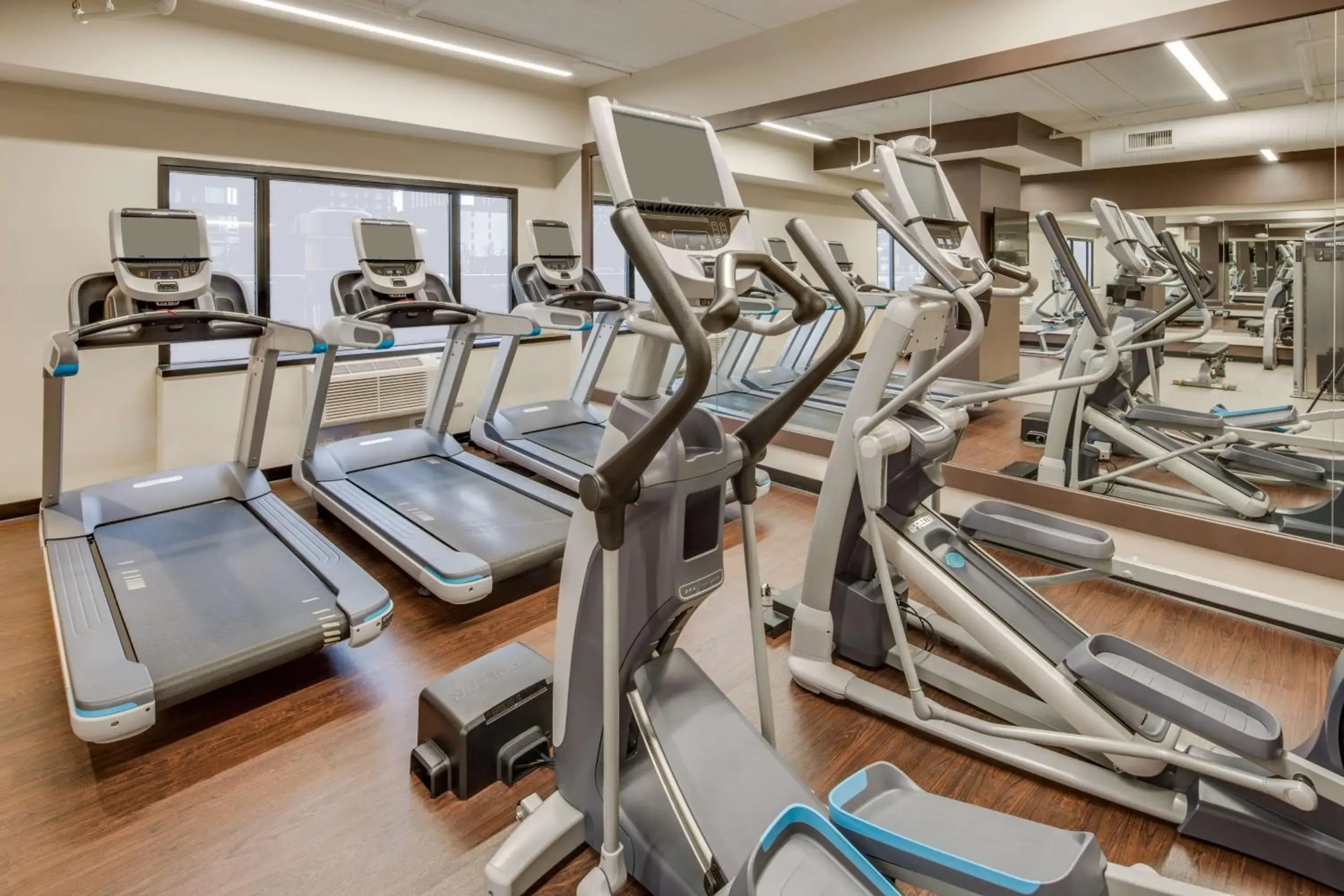 Fitness centre/facilities in DoubleTree by Hilton Hotel & Suites Jersey City Fitness centre/facilities in DoubleTree by Hilton Hotel & Suites Jersey City