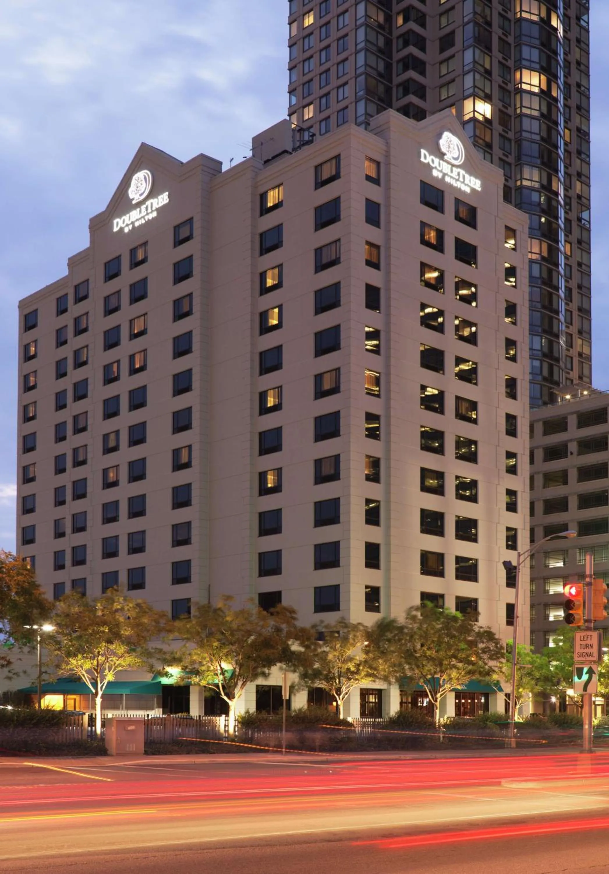 Property building in DoubleTree by Hilton Hotel & Suites Jersey City