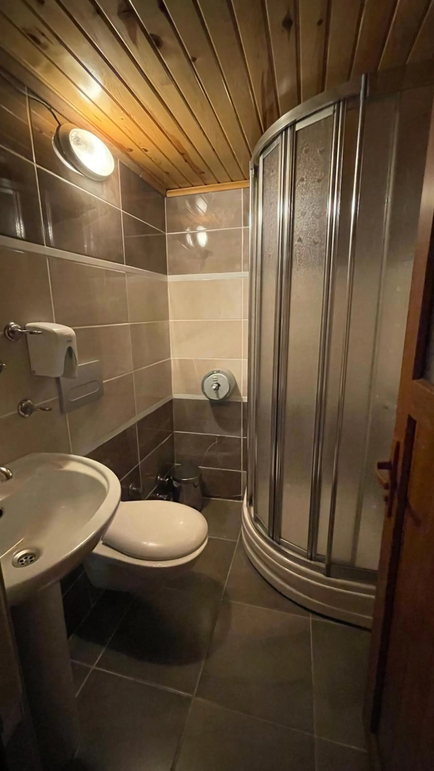 Bathroom in Ozkan Otel