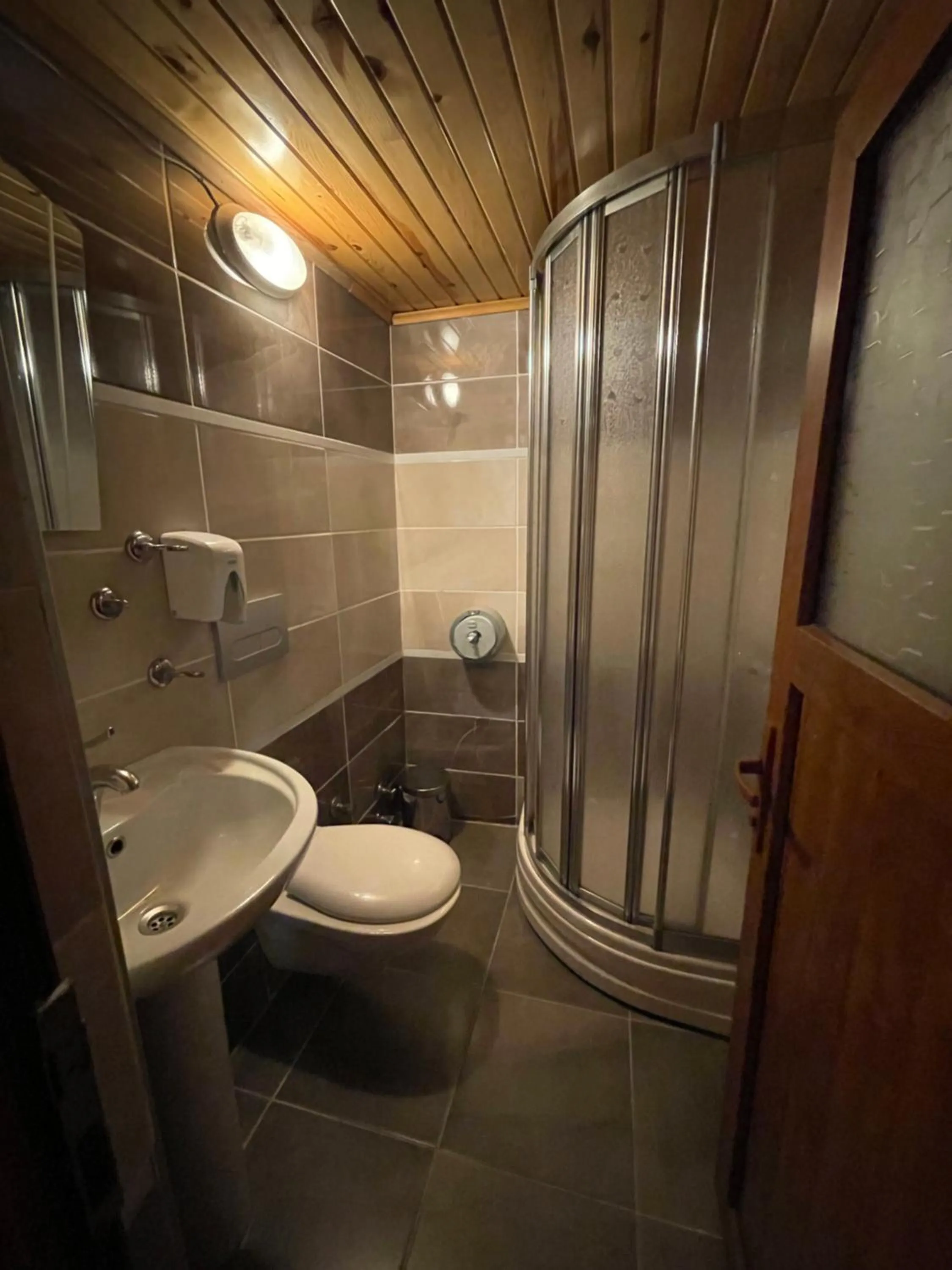 Bathroom in Ozkan Otel