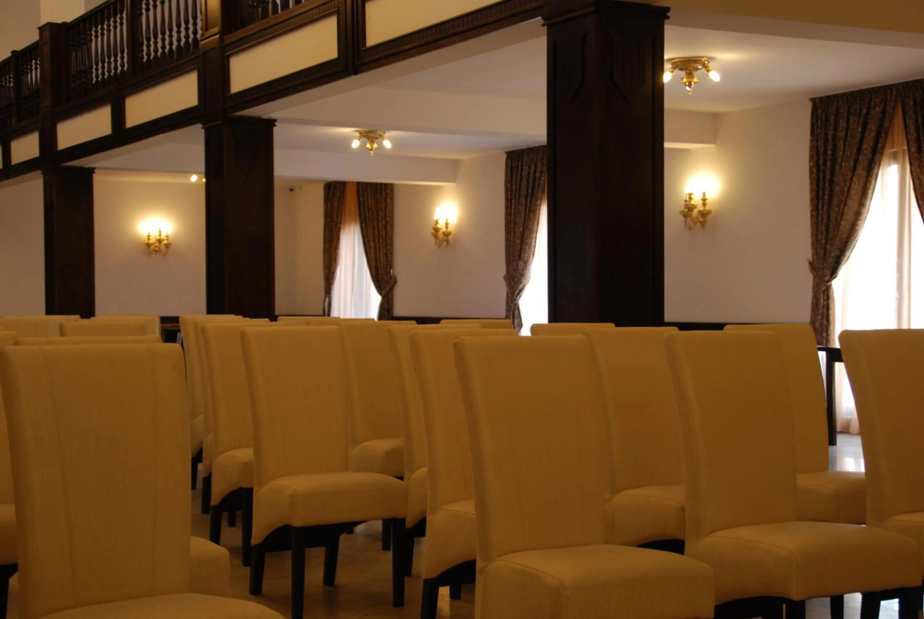 Business facilities in Hanul Domnesc