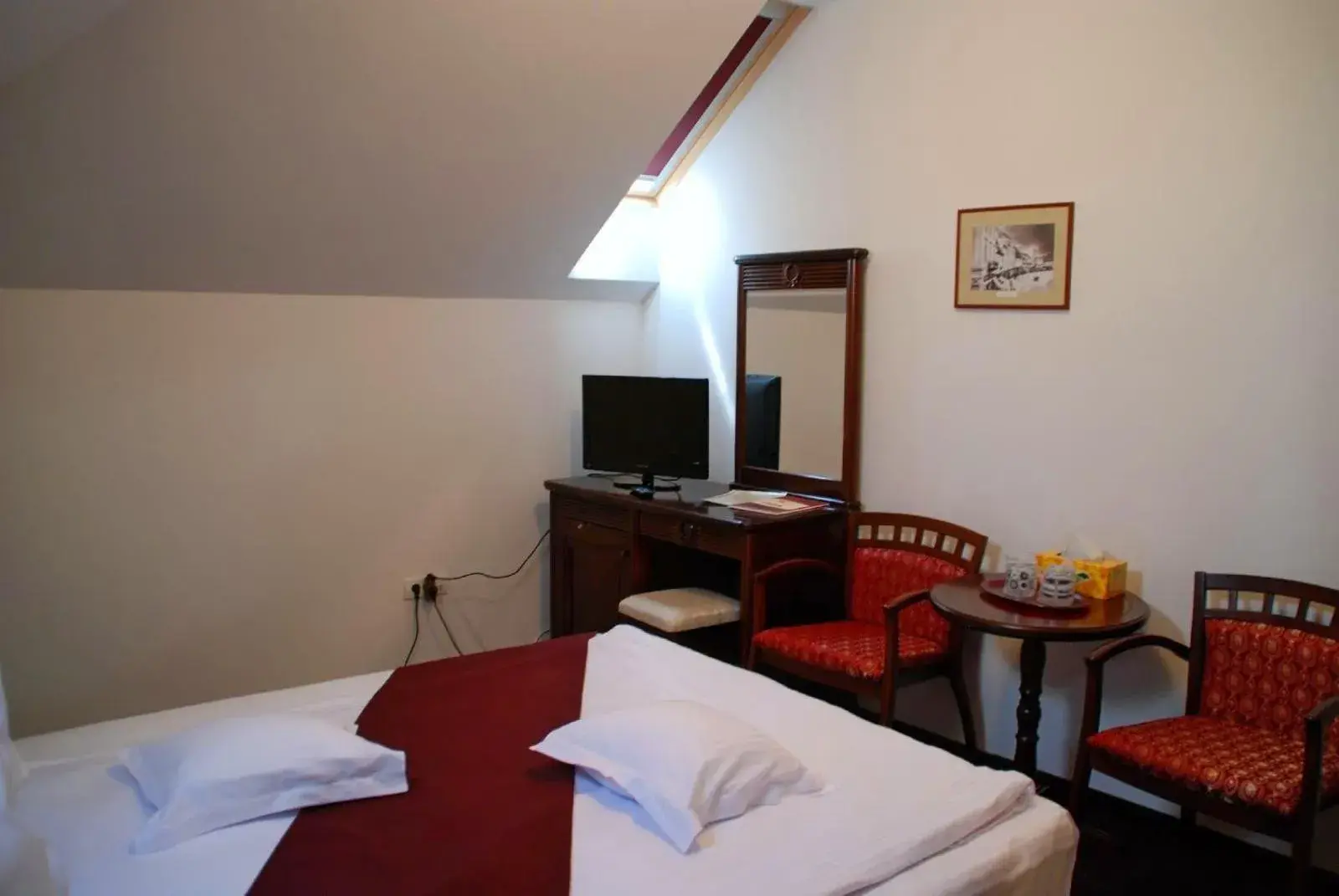 Double Room - single occupancy in Hanul Domnesc Double Room - single occupancy in Hanul Domnesc