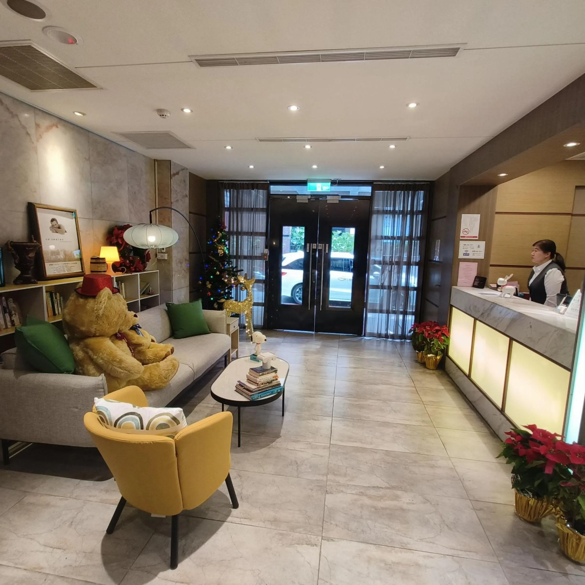 Lobby or reception in Erin Hotel